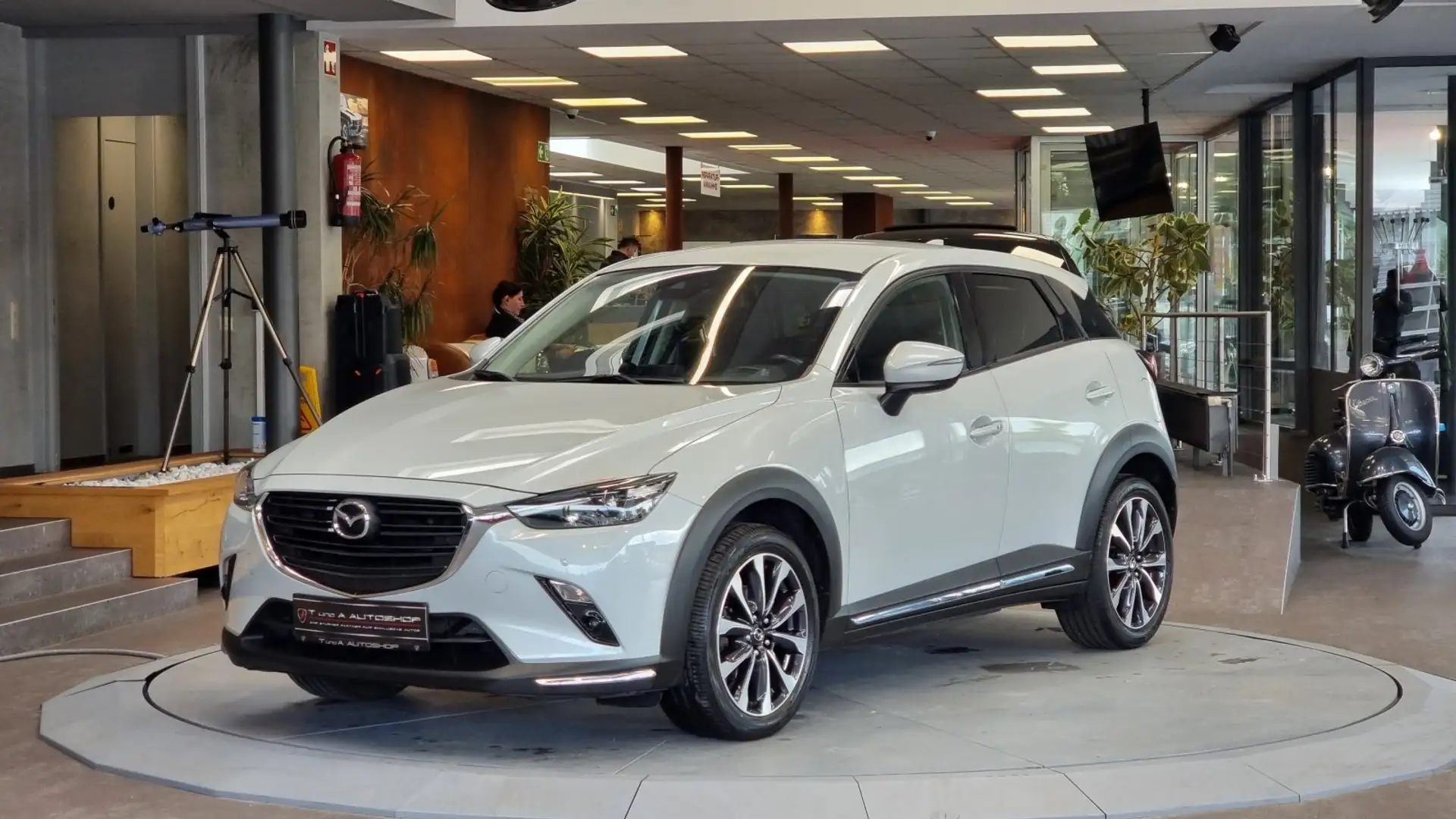 Mazda CX-3 AWD Revolution *Head-up*Navi*Kamera* Weiß - 1
