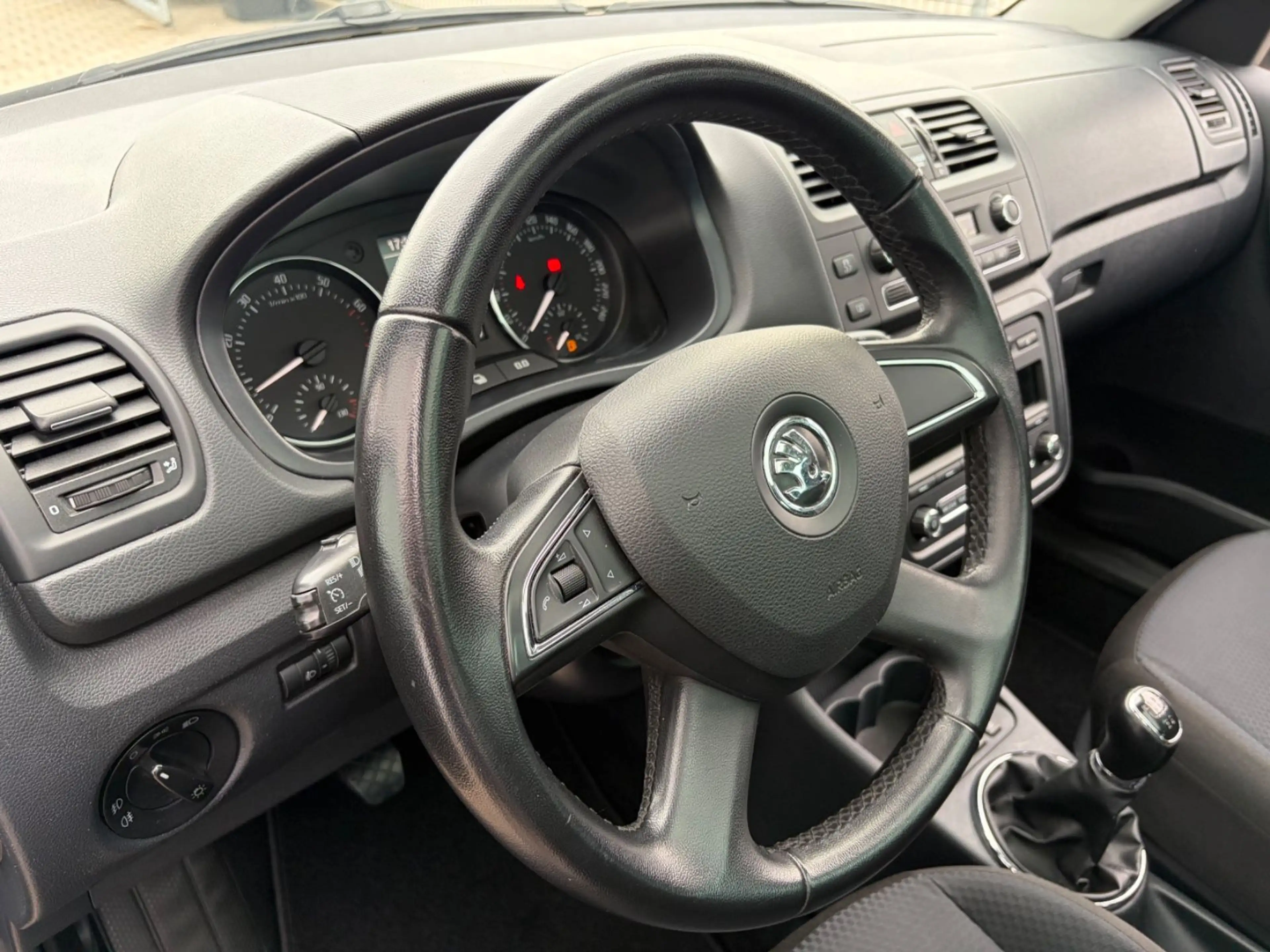 Skoda Roomster 1,2TSI°°KLIMAAUTO°°PANORAMA°°TEMPOMAT°° — photo 12