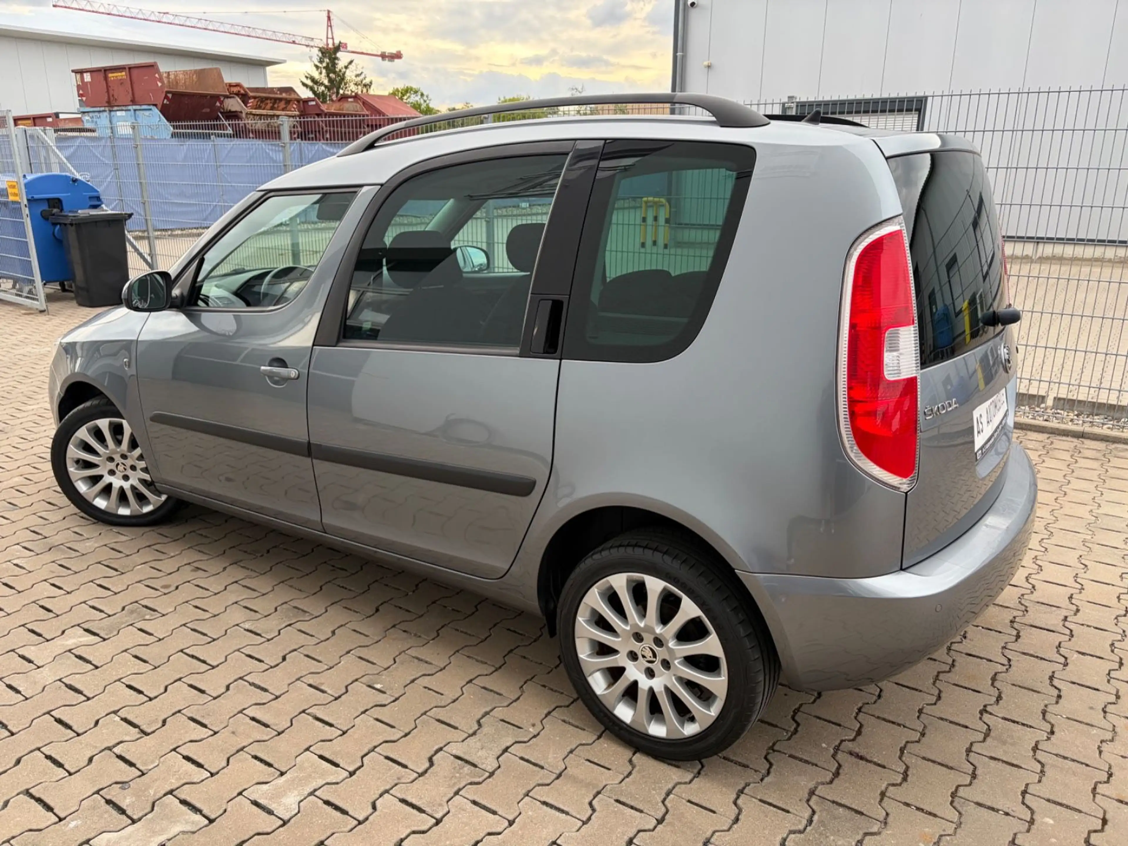 Skoda Roomster 1,2TSI°°KLIMAAUTO°°PANORAMA°°TEMPOMAT°° — photo 6