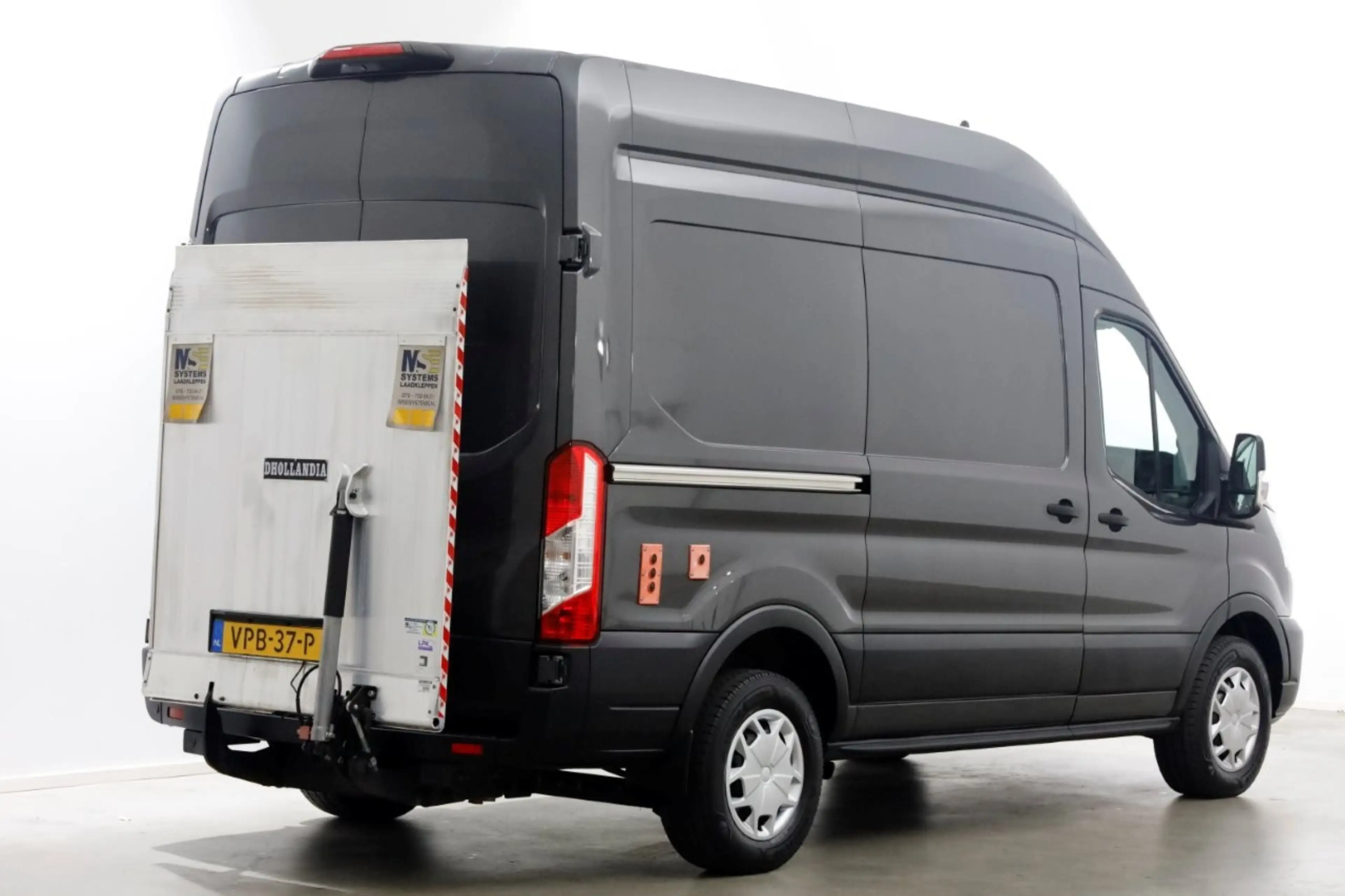 Ford Transit 330 2.0 TDCI 130pk L2H3 Trend Airco/Camera Laadkle — photo 2