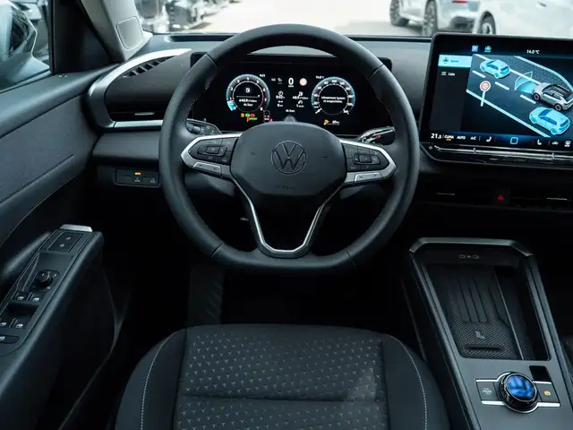 Volkswagen T-Roc view 13