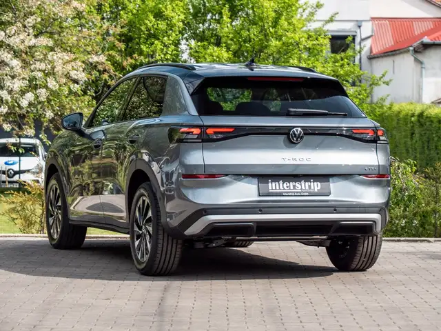 Volkswagen T-Roc view 4