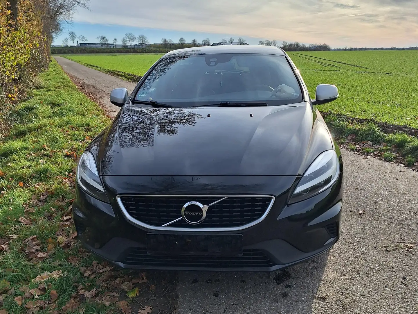 Volvo V40 V40 D3 Geartronic RDesign Schwarz - 2