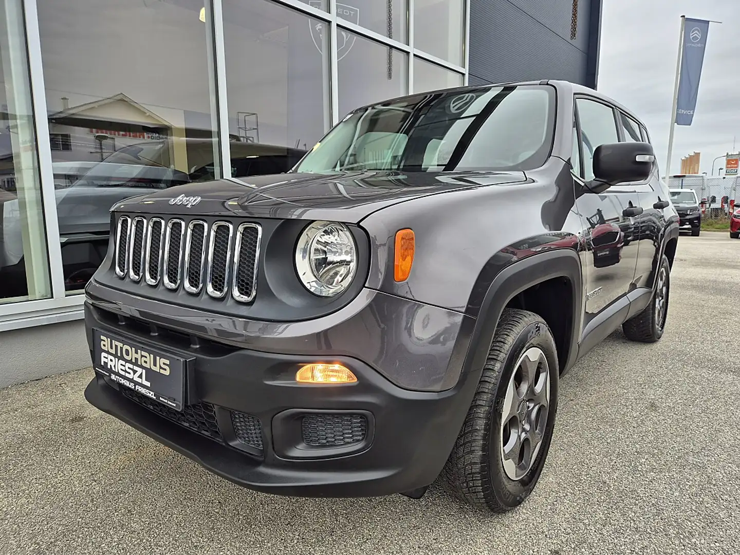 Jeep Renegade 2,0 MultiJet Sport AWD Silber - 1