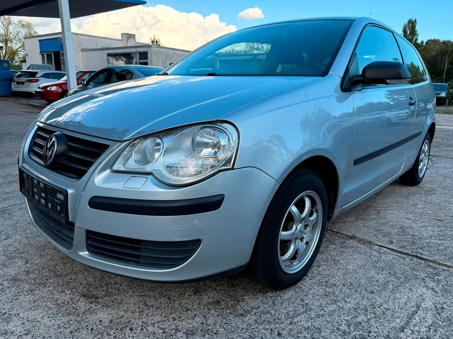 Volkswagen Polo IV Trendline TÜV neu Silber - 1