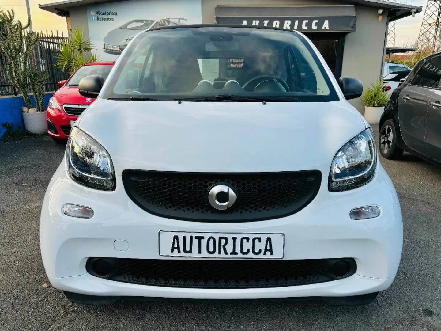 smart forTwo 1.0 70CV *UNICO PROPRIETARIO*TAGLIANDI MERCEDES* Bianco - 2