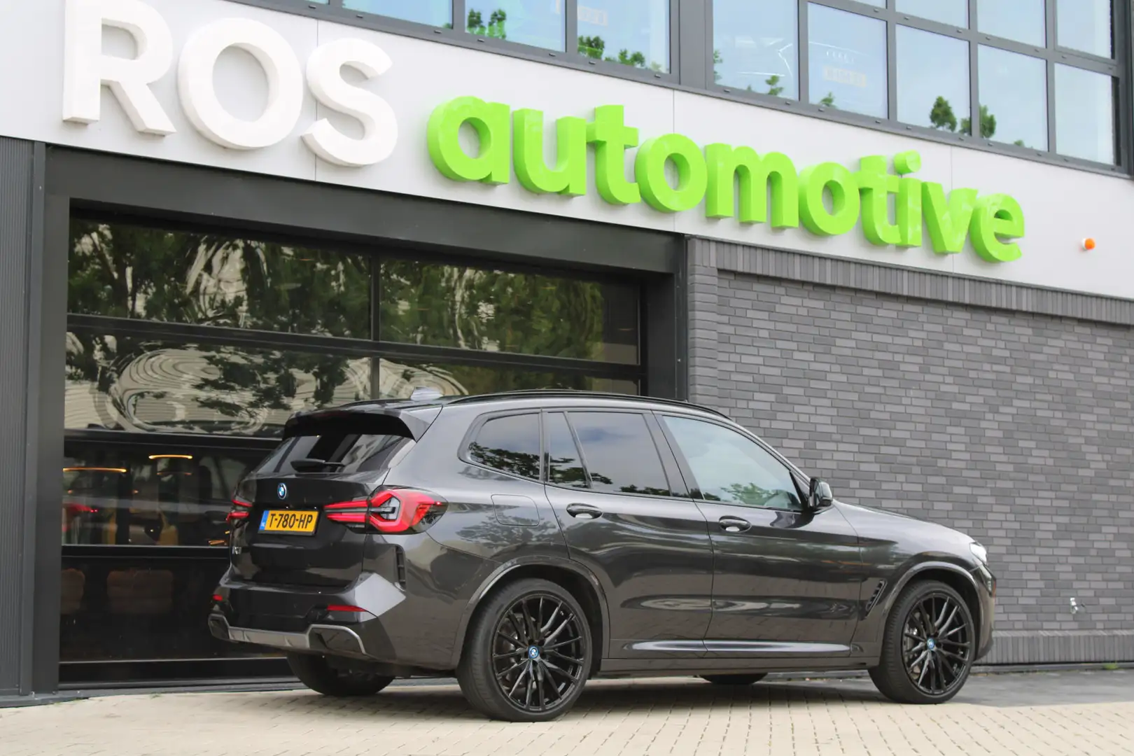 BMW iX3 High Executive 80 kWh | NAP! | BTW | M-SPORT | PAN Сірий - 2