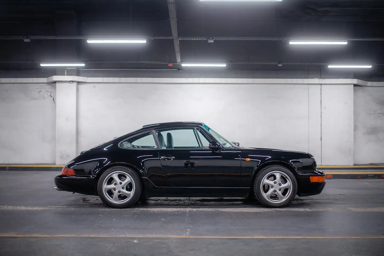 Porsche 911 Type 964 Carrera 4 Zwart - 2