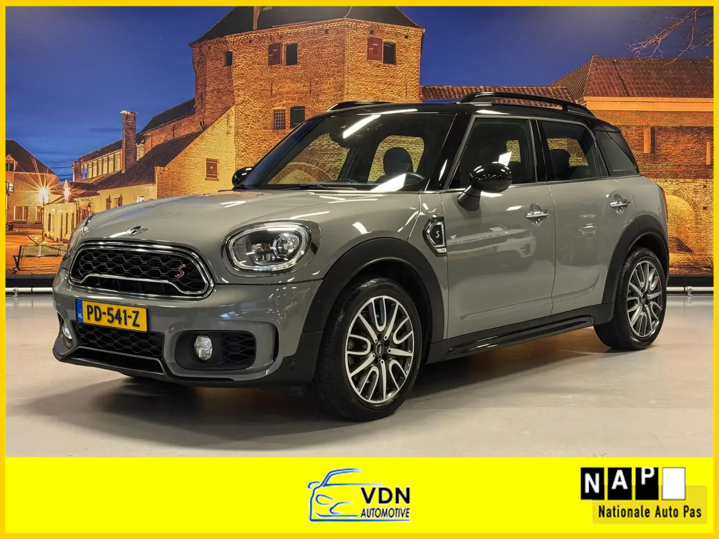 MINI John Cooper Works Countryman Mini 2.0 S Chili JCW Aut Panodak LED H/K Šedá - 1