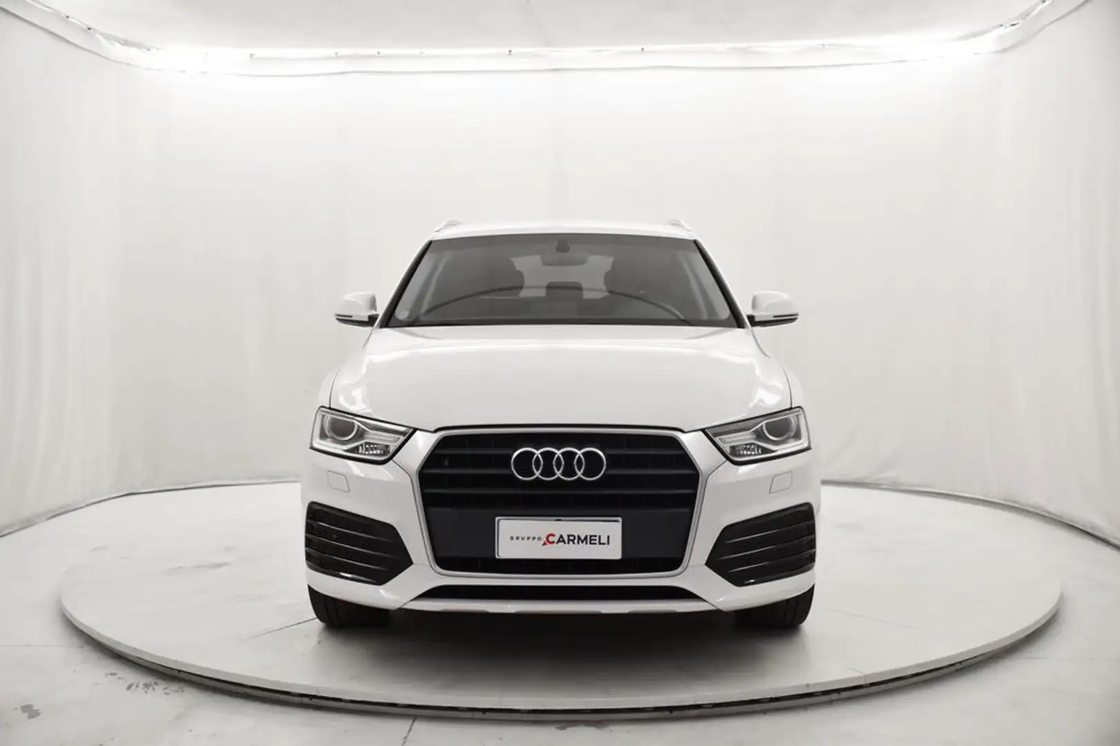 Audi Q3 2.0 tdi Business 120cv s-tronic Blanc - 2