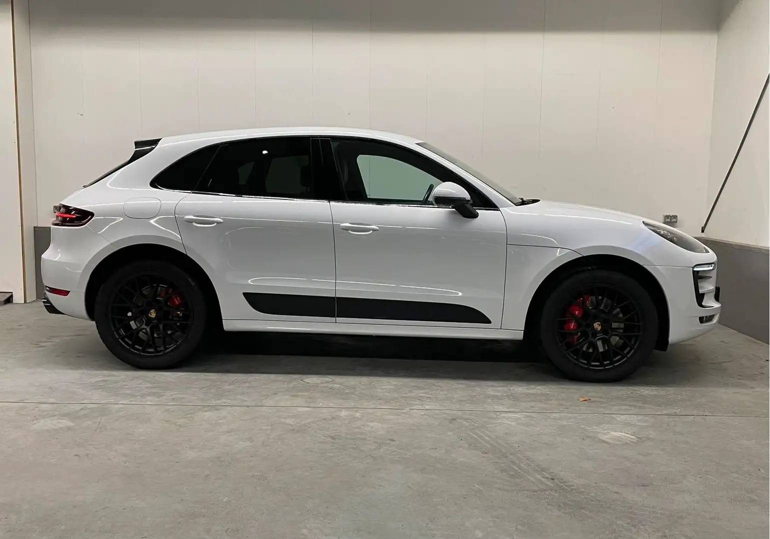 Porsche Macan GTS - 2