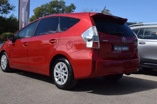 Toyota Prius+ view 6
