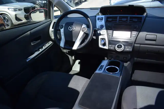 Toyota Prius+ view 20