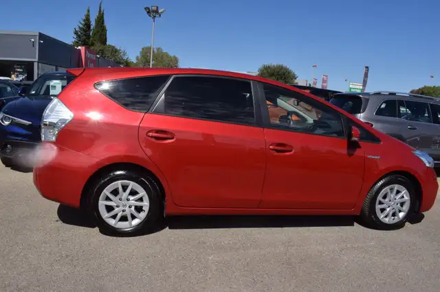 Toyota Prius+ view 11