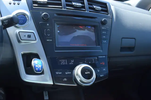 Toyota Prius+ view 5