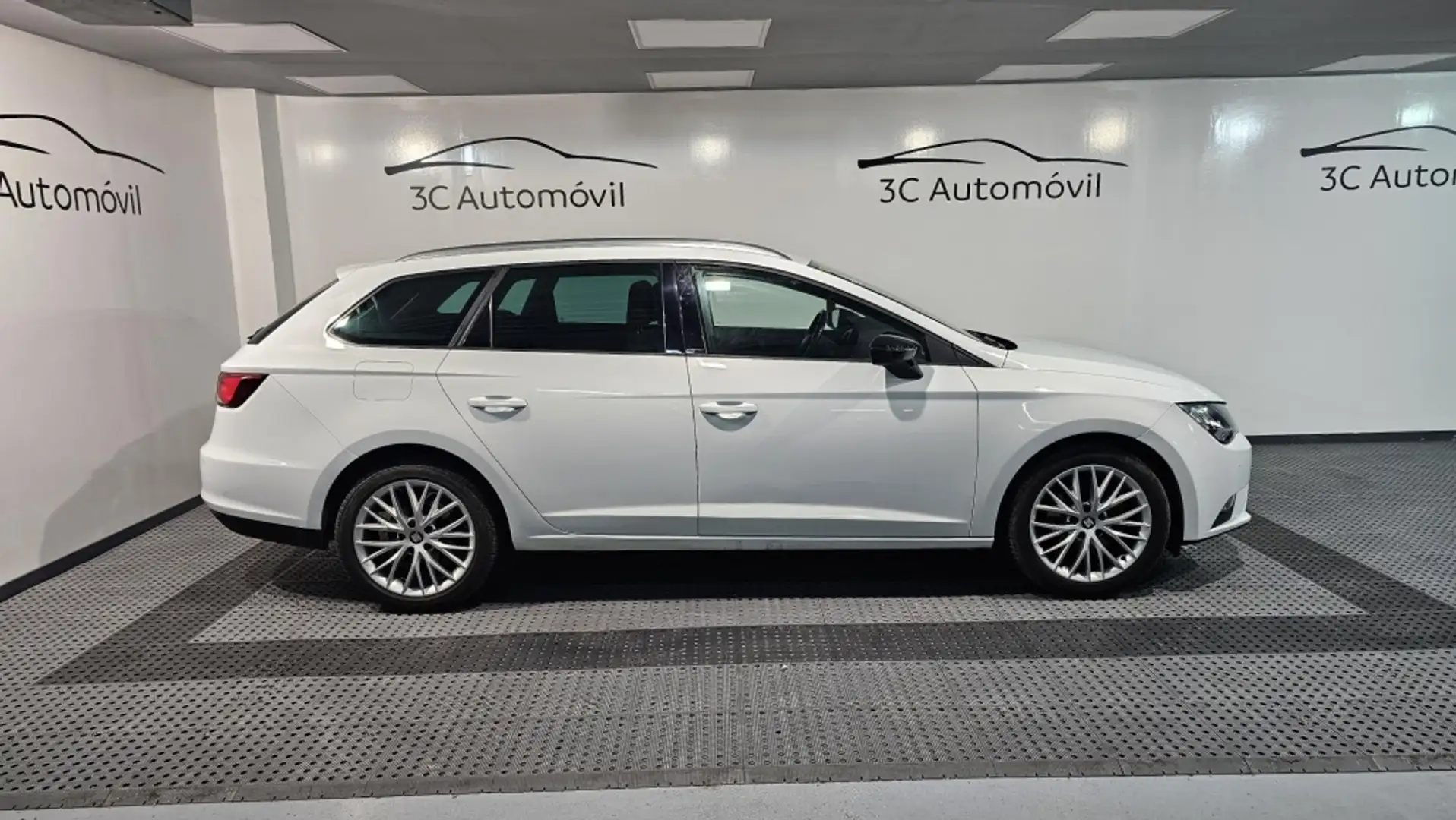 SEAT Leon 1.4 TSI ACT S&S Style DSG7 150 Blanc - 2