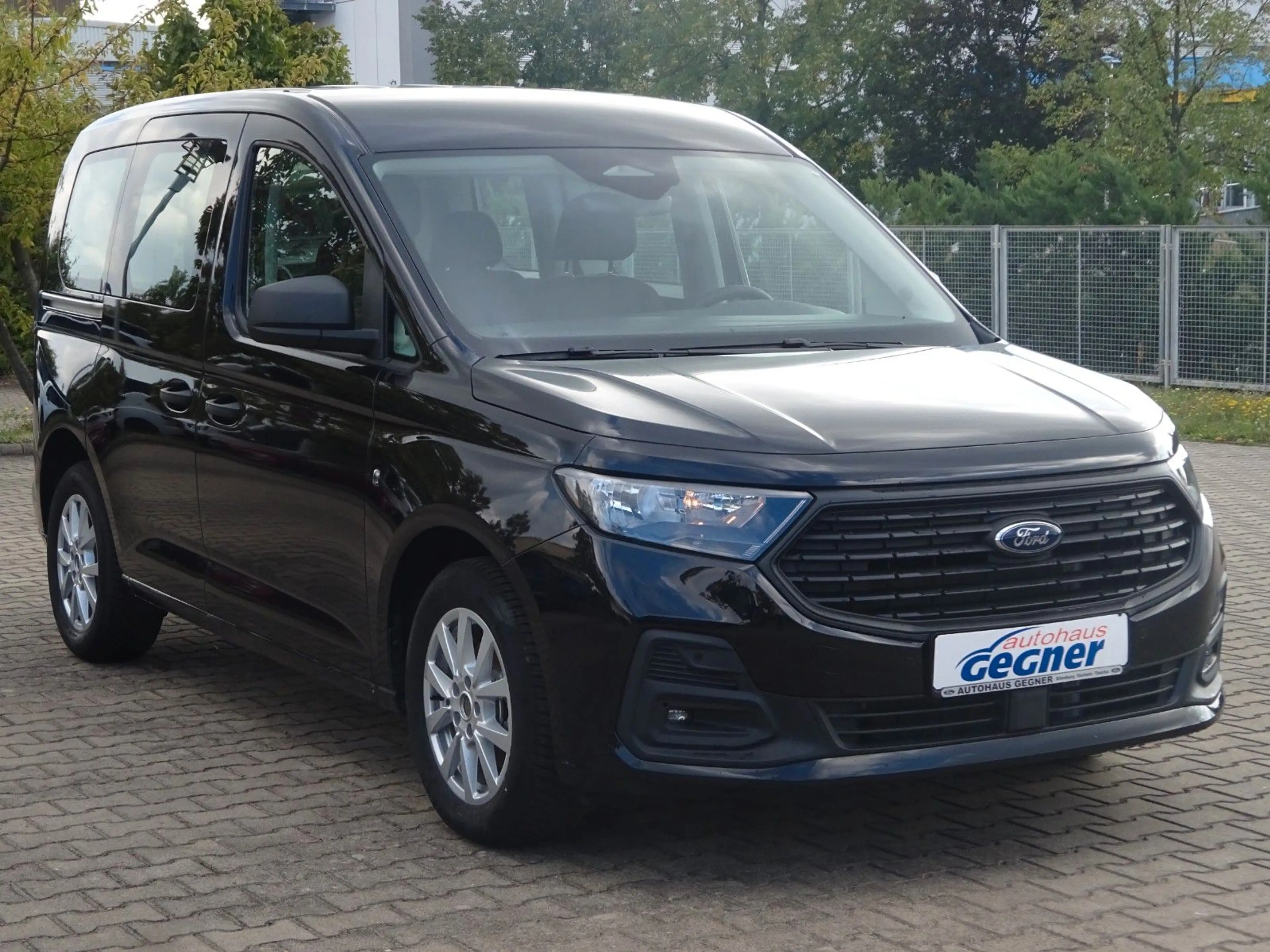Ford Tourneo Connect L1 Trend Standhz SHZ GRA Navi — photo 12