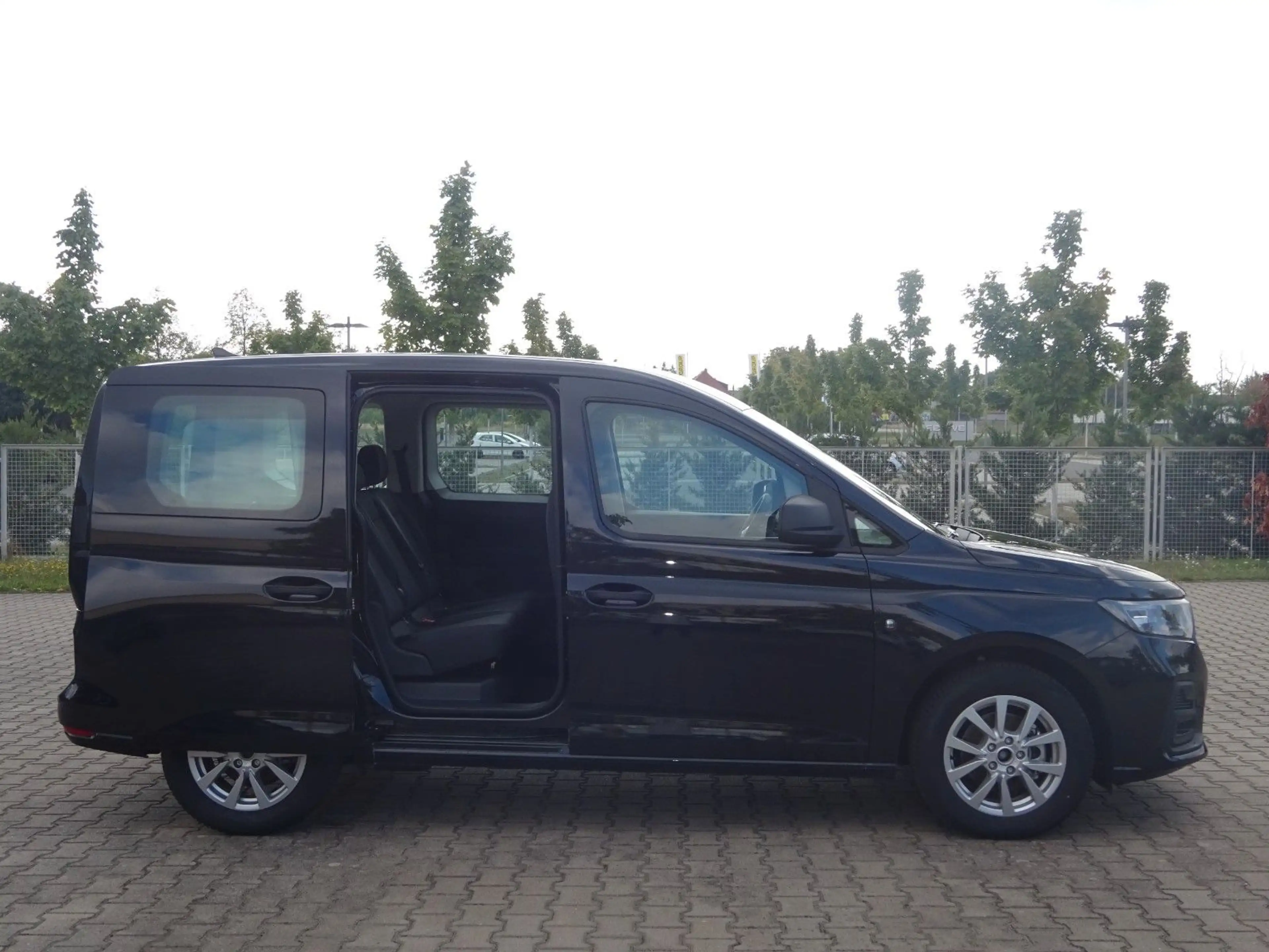 Ford Tourneo Connect L1 Trend Standhz SHZ GRA Navi — photo 11