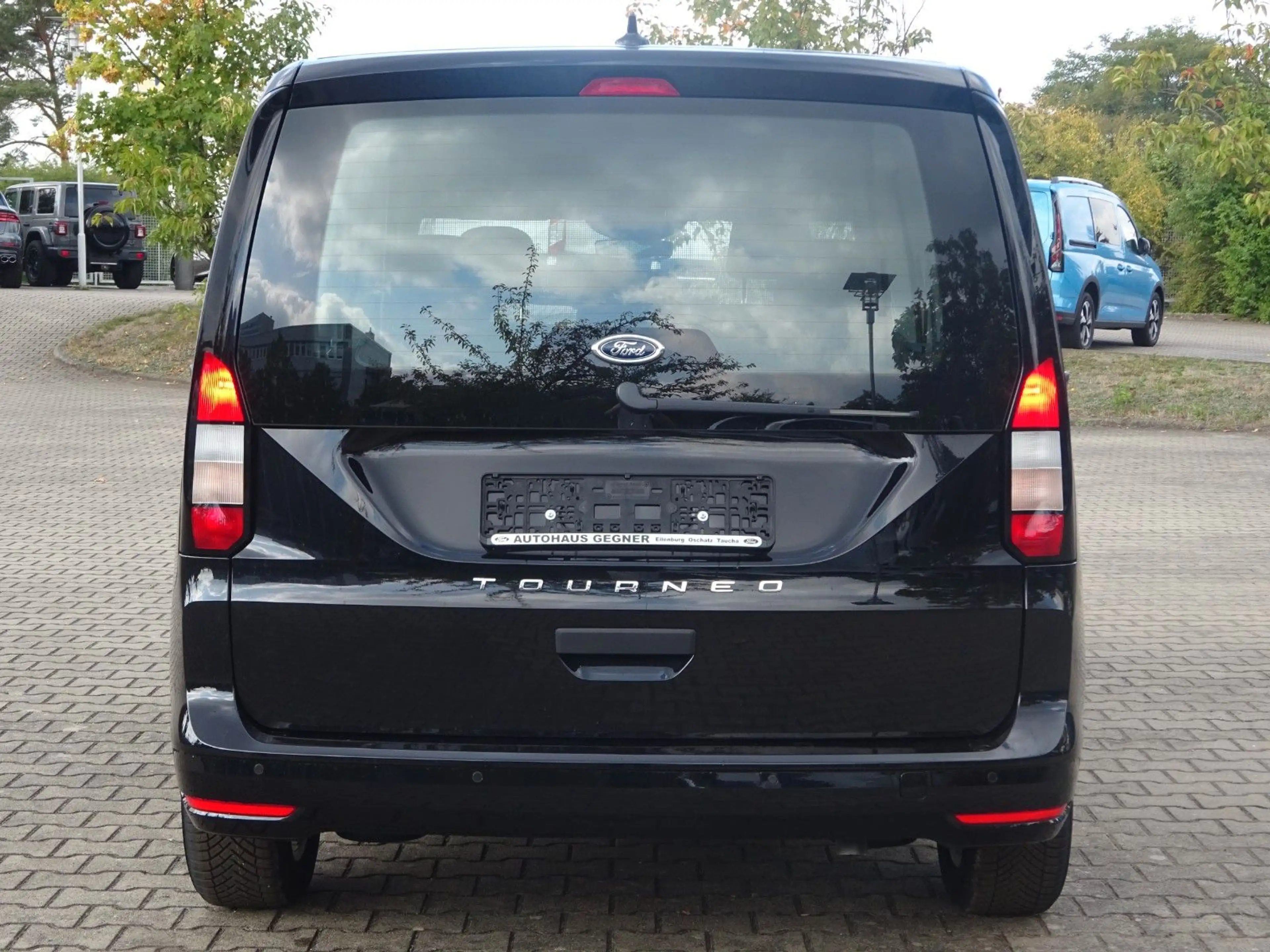 Ford Tourneo Connect L1 Trend Standhz SHZ GRA Navi — photo 8