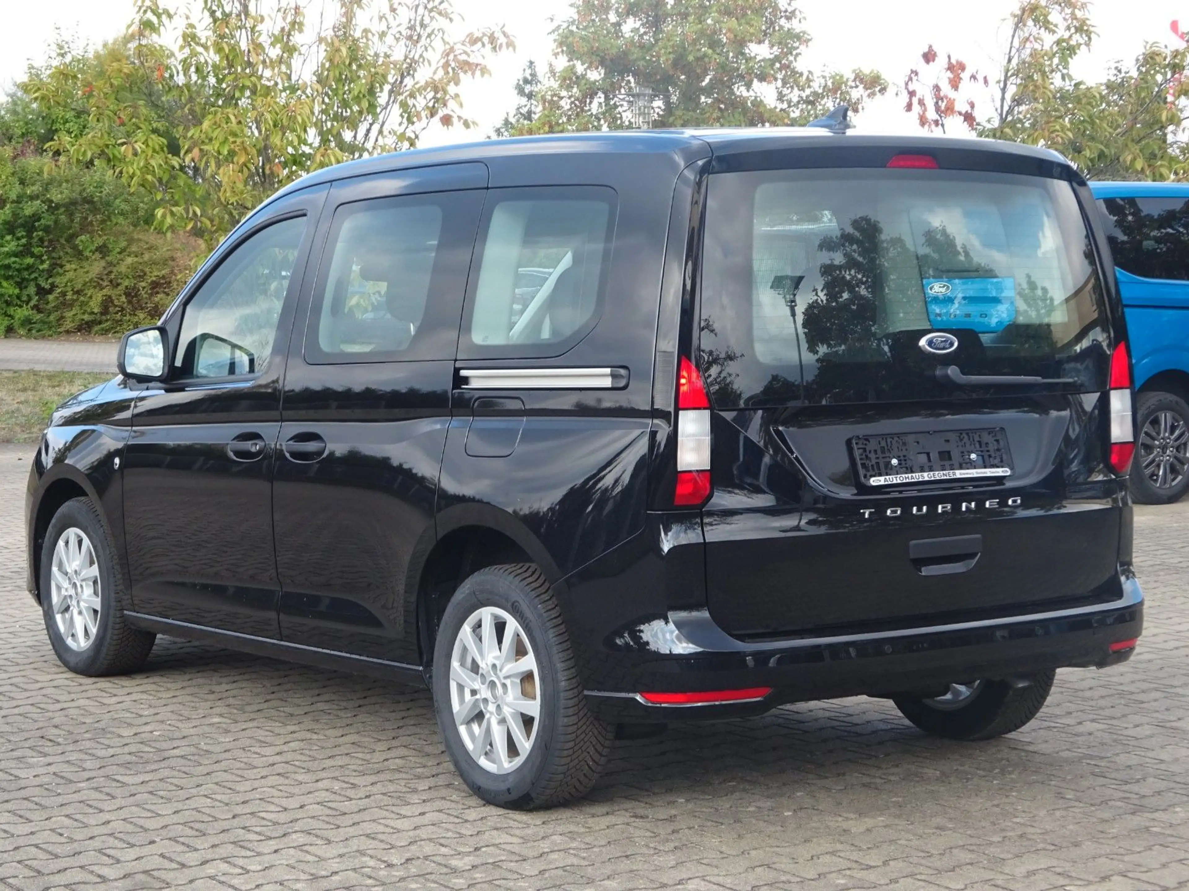 Ford Tourneo Connect L1 Trend Standhz SHZ GRA Navi — photo 4