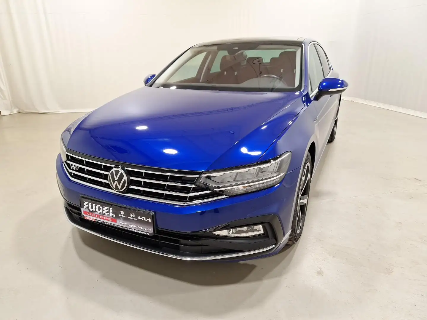 Volkswagen Passat 2.0 TDI R-Line Pano|Navi|LED Blau - 2
