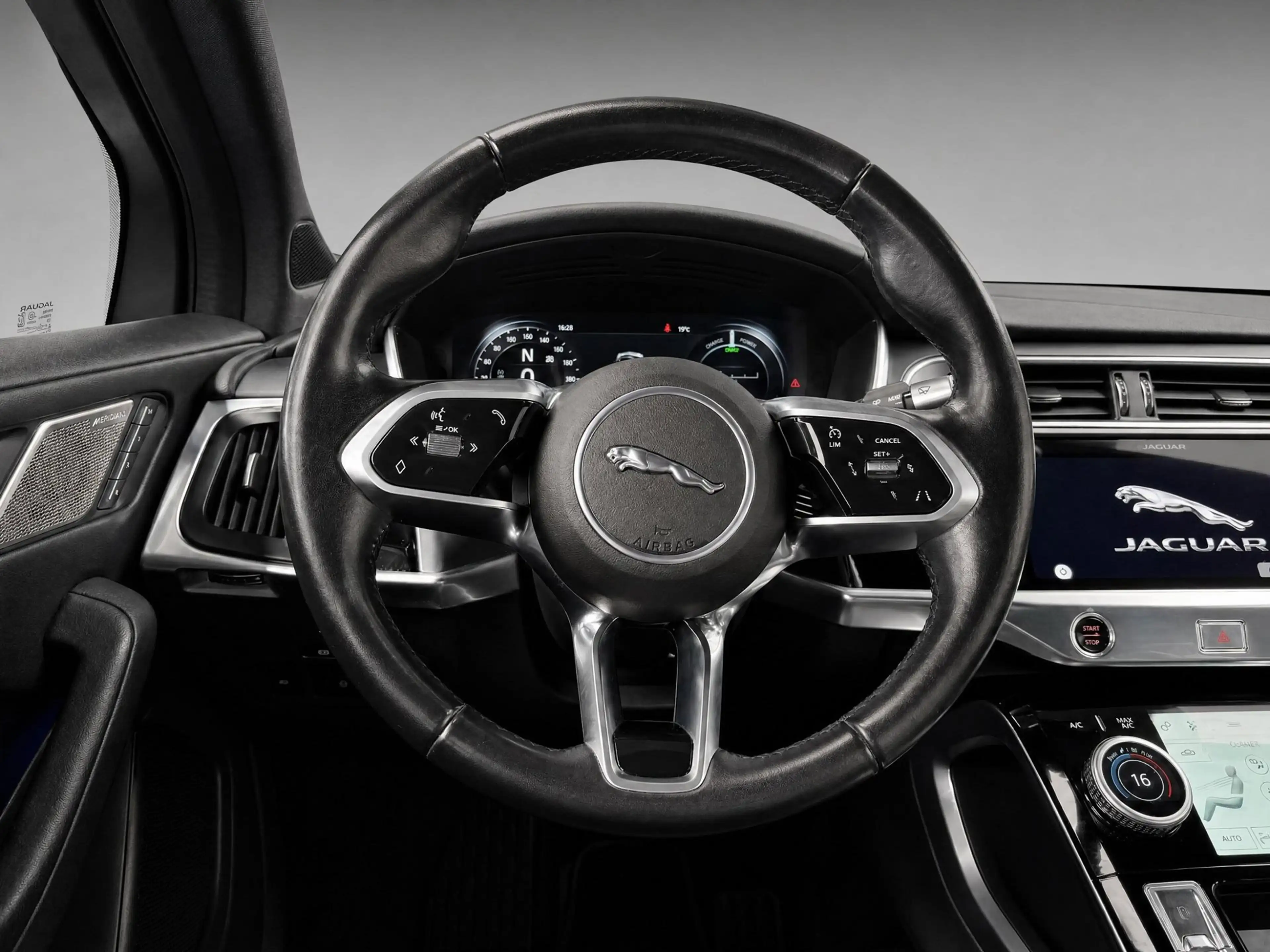 Jaguar I-Pace EV400 HSE 90 kWh — photo 8