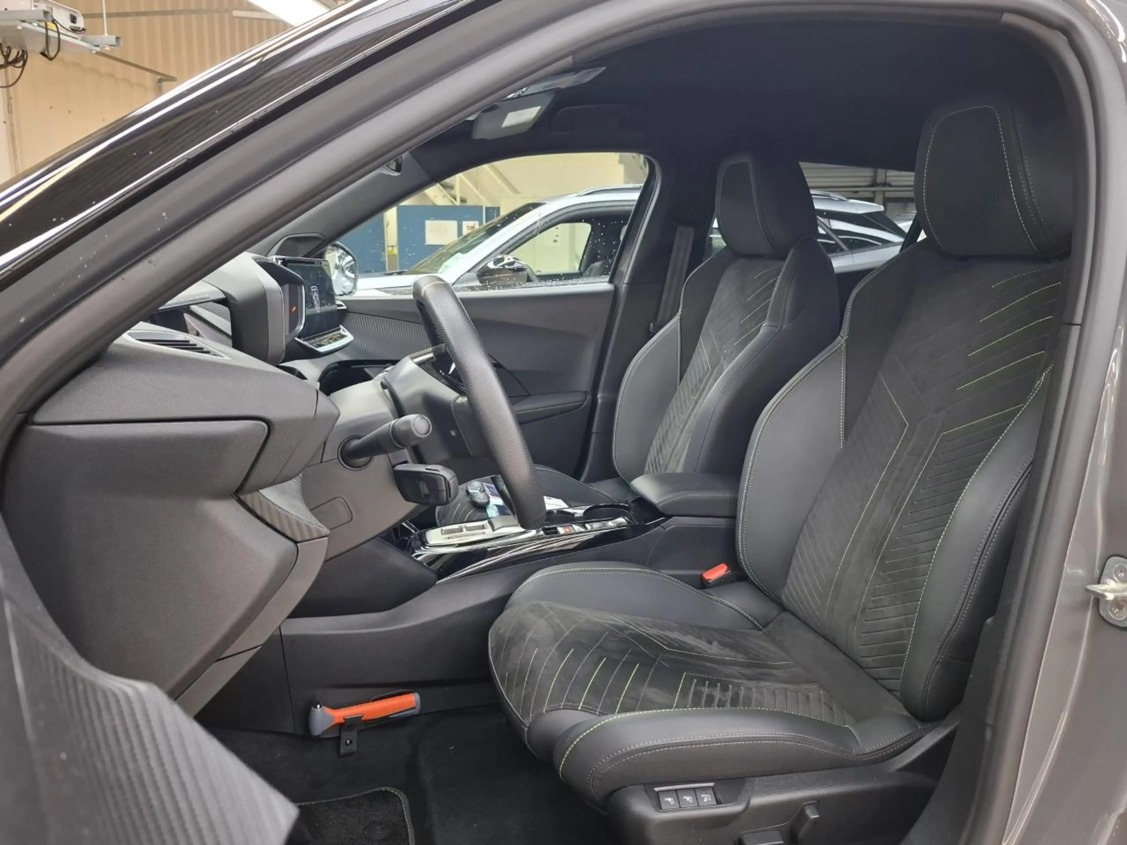 Peugeot e-2008 EV GT Avantage 54 kWh | Fase 3 laden | SOH 98% | M — photo 7