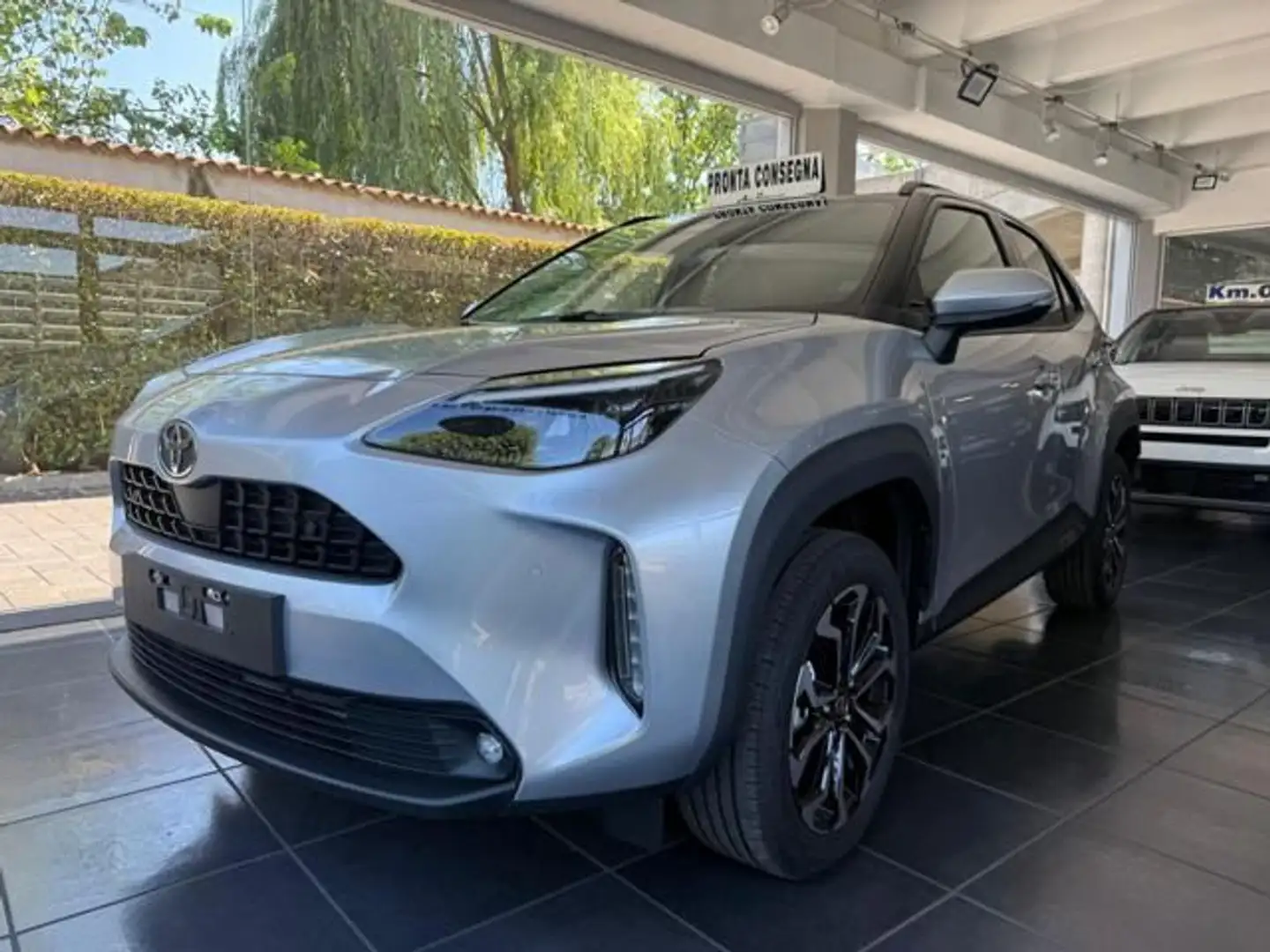 Toyota Yaris Cross 1.5 Hybrid 5P E-CVT Trend 116CV - Km Zero Argento - 1
