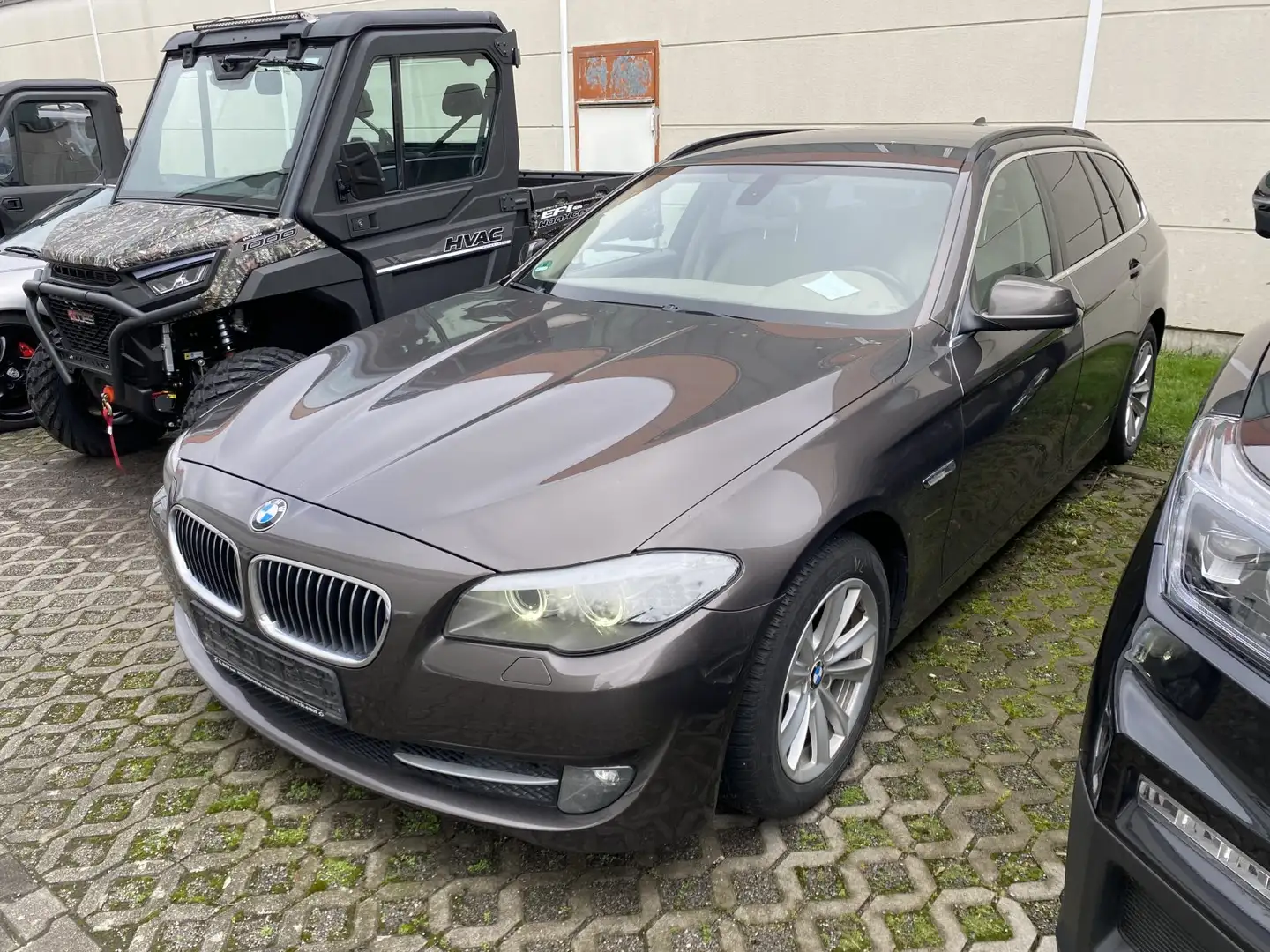 BMW 530 d DPF  Touring Nav Shz Tmat Leder Braun - 2