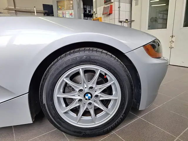 BMW Z4 view 7
