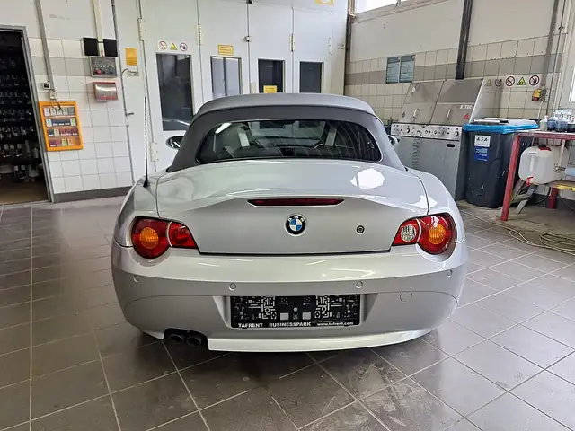 BMW Z4 view 9