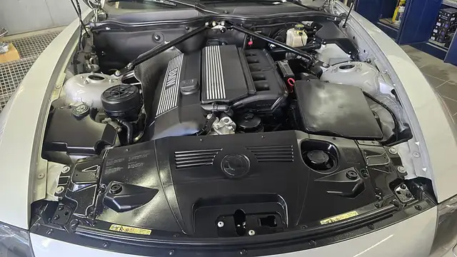BMW Z4 view 3