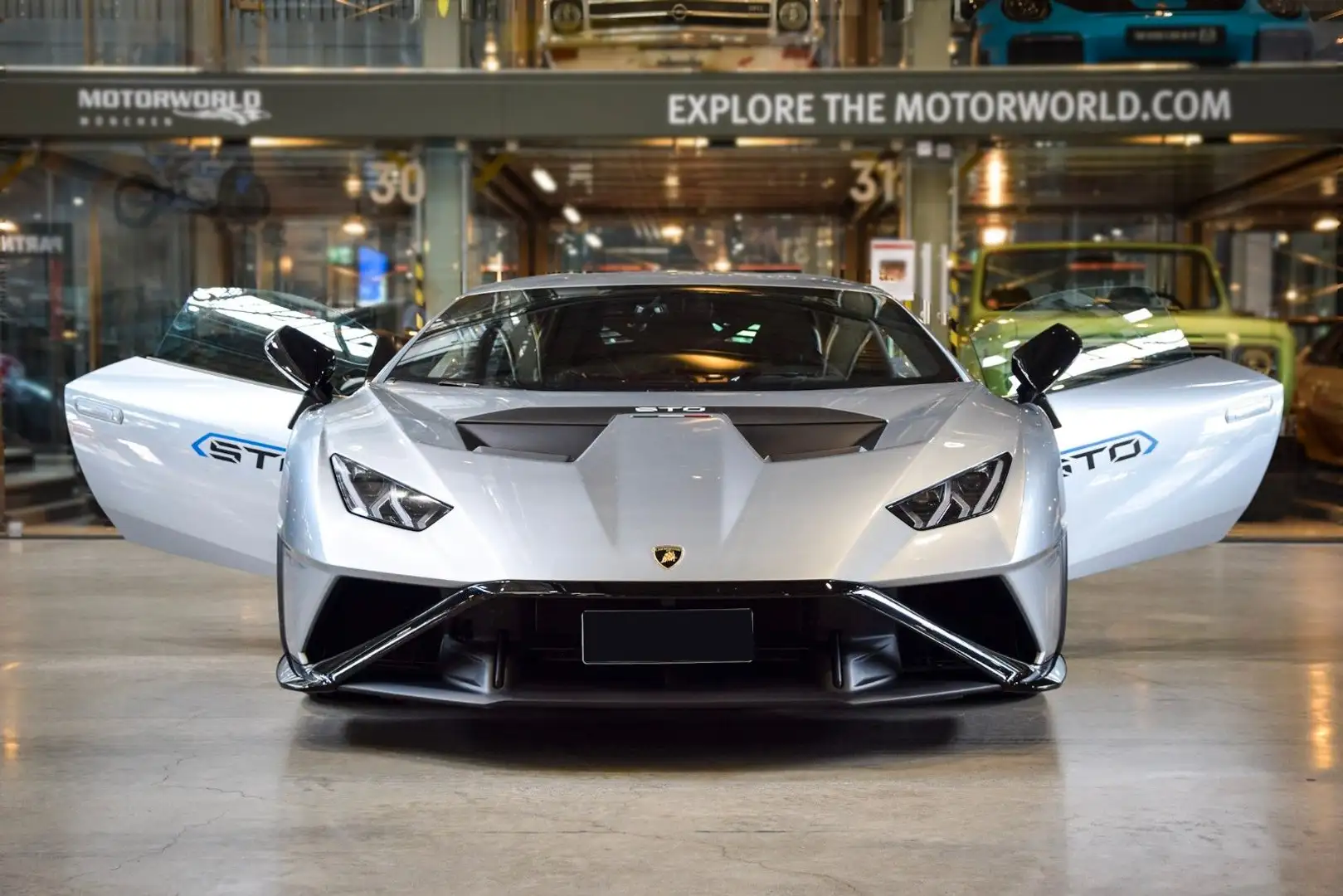 Lamborghini Huracán STO Plateado - 2