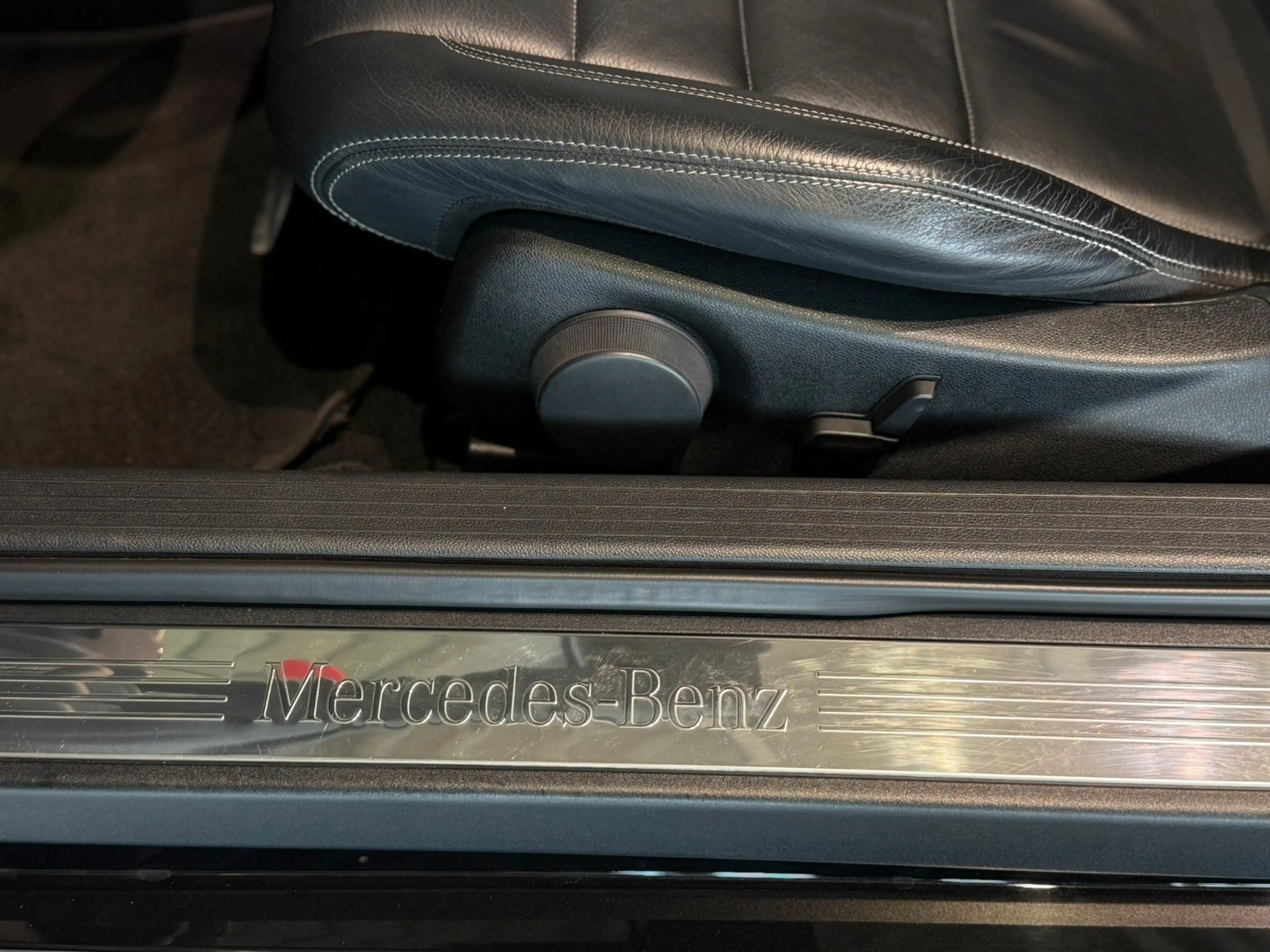 Mercedes-Benz E 250 Cabrio CGI TOP-Zustand*Navi*Leder*PDC* — photo 12