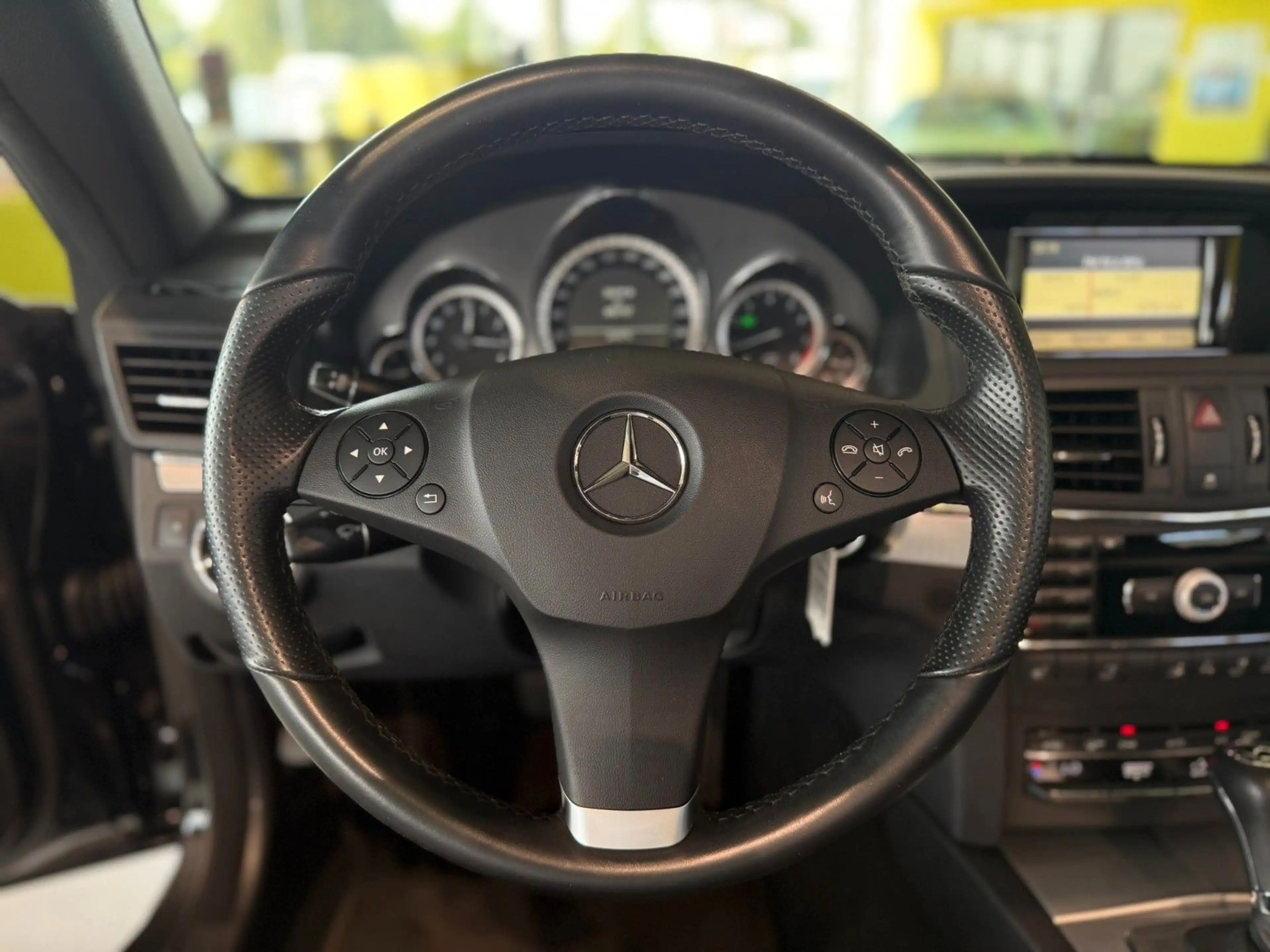 Mercedes-Benz E 250 Cabrio CGI TOP-Zustand*Navi*Leder*PDC* — photo 15