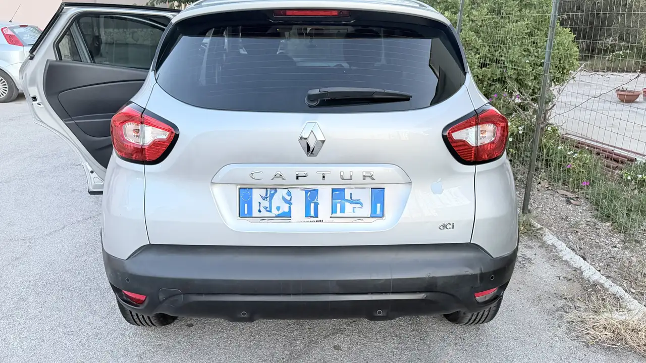 Renault Captur 1.5 dci Live s&s 90cv — photo 1 of 9