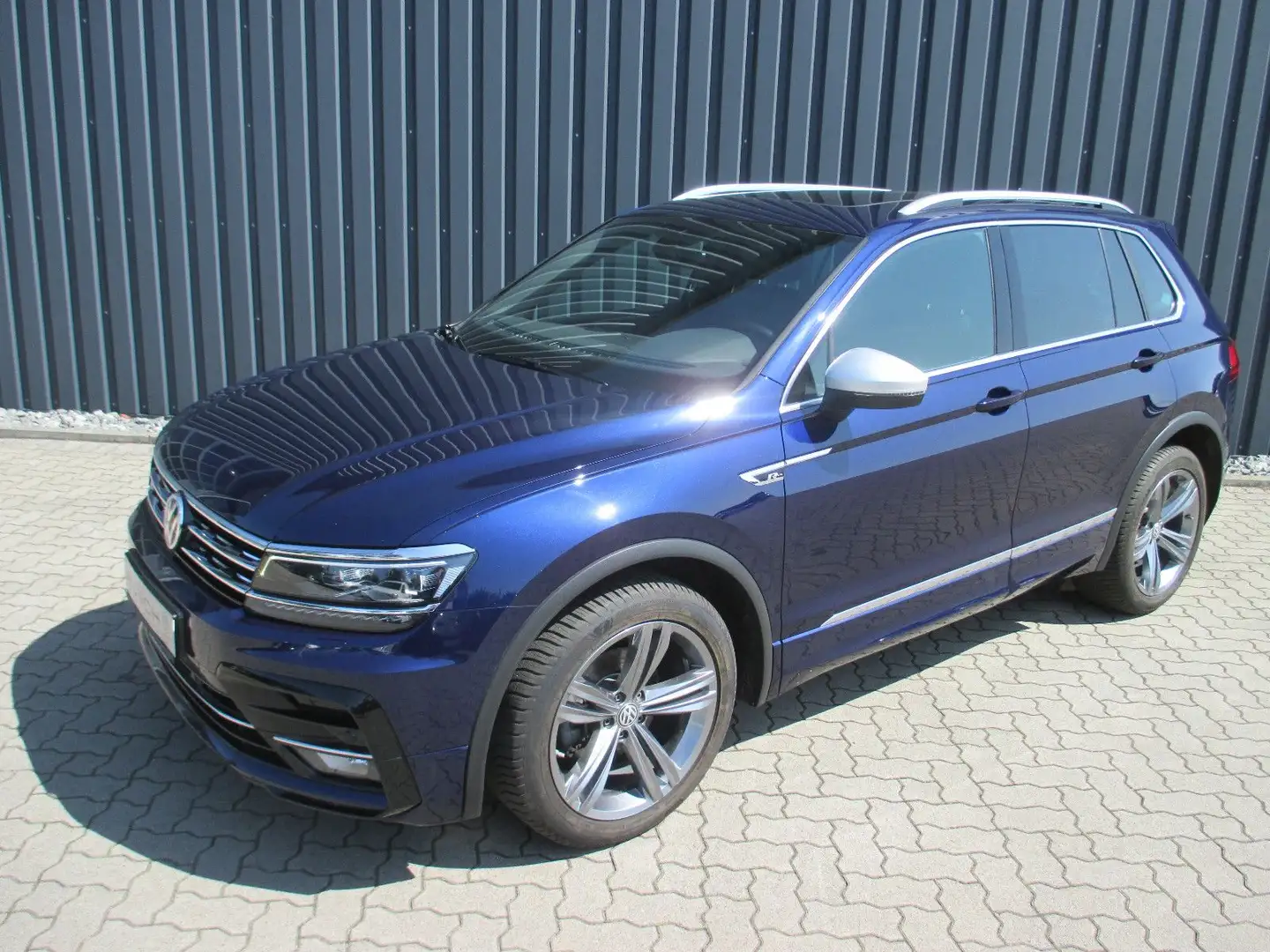 Volkswagen Tiguan Highline R-Line TSI 110 kw ,NAVI Bleu - 1