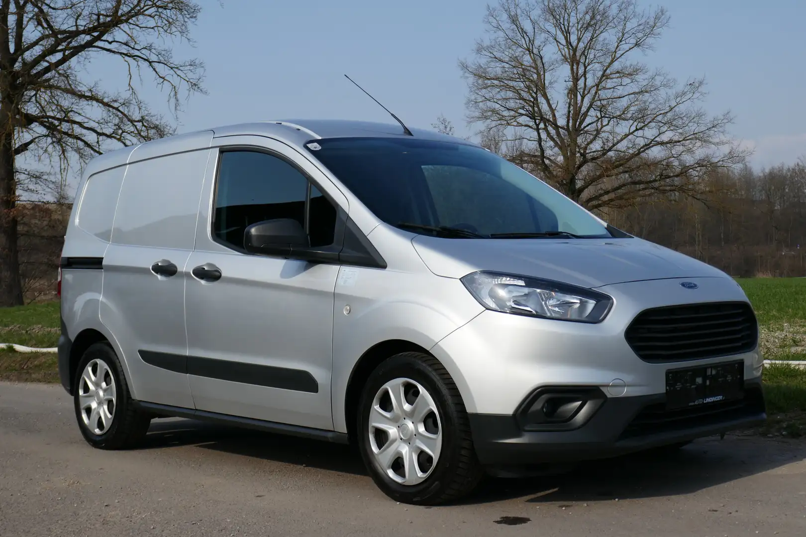 Ford Transit Courier Trend Silber - 1