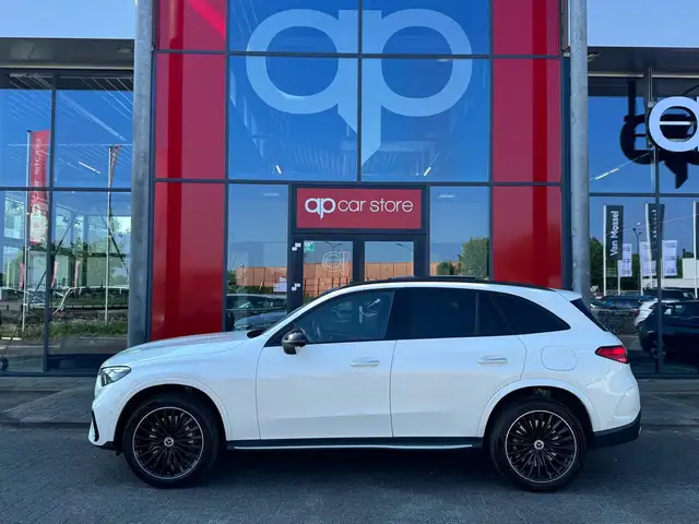 Mercedes-Benz GLC view 9