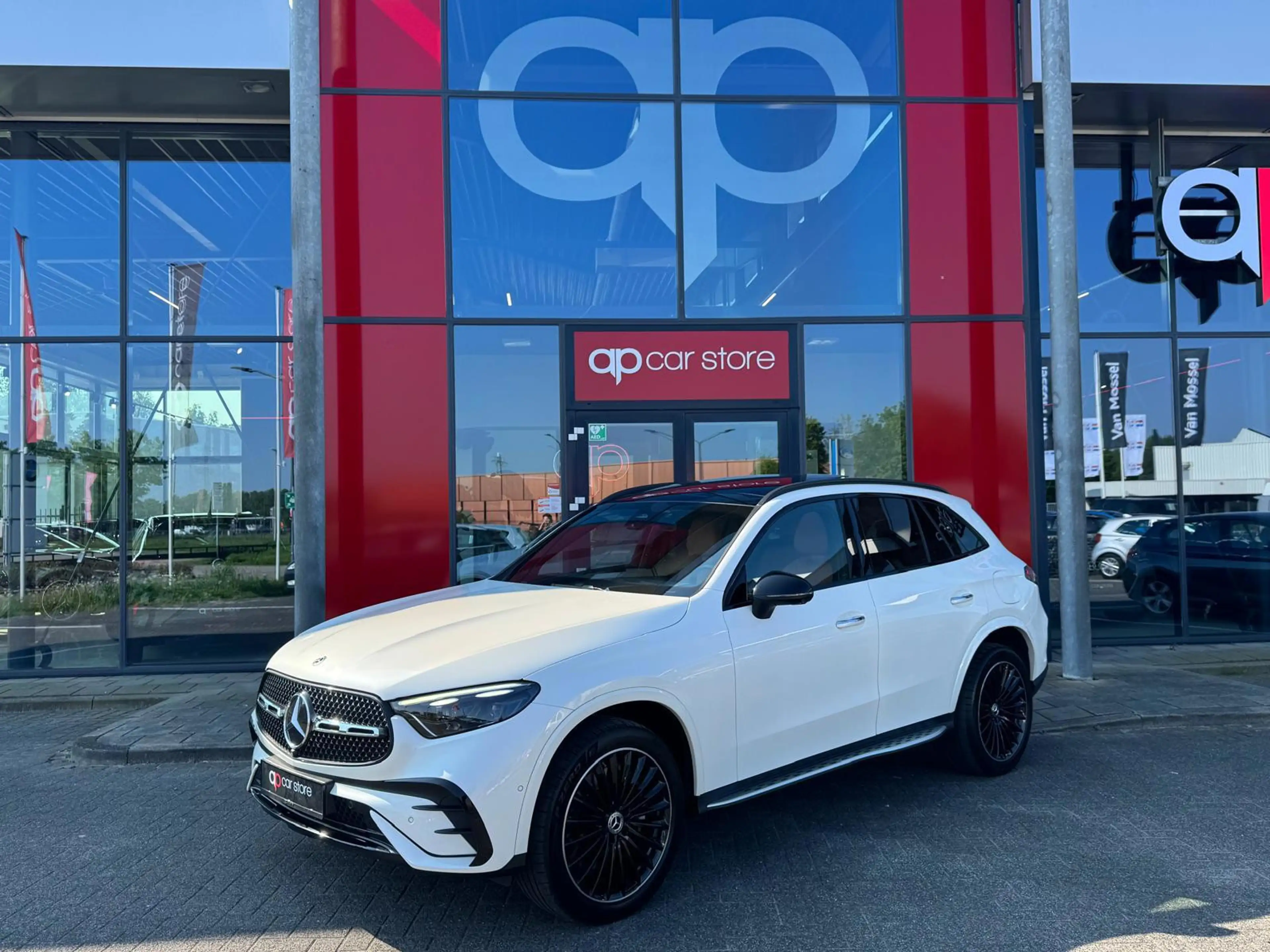Mercedes-Benz GLC 400 400e 4MATIC AMG Line /Pano Full spec