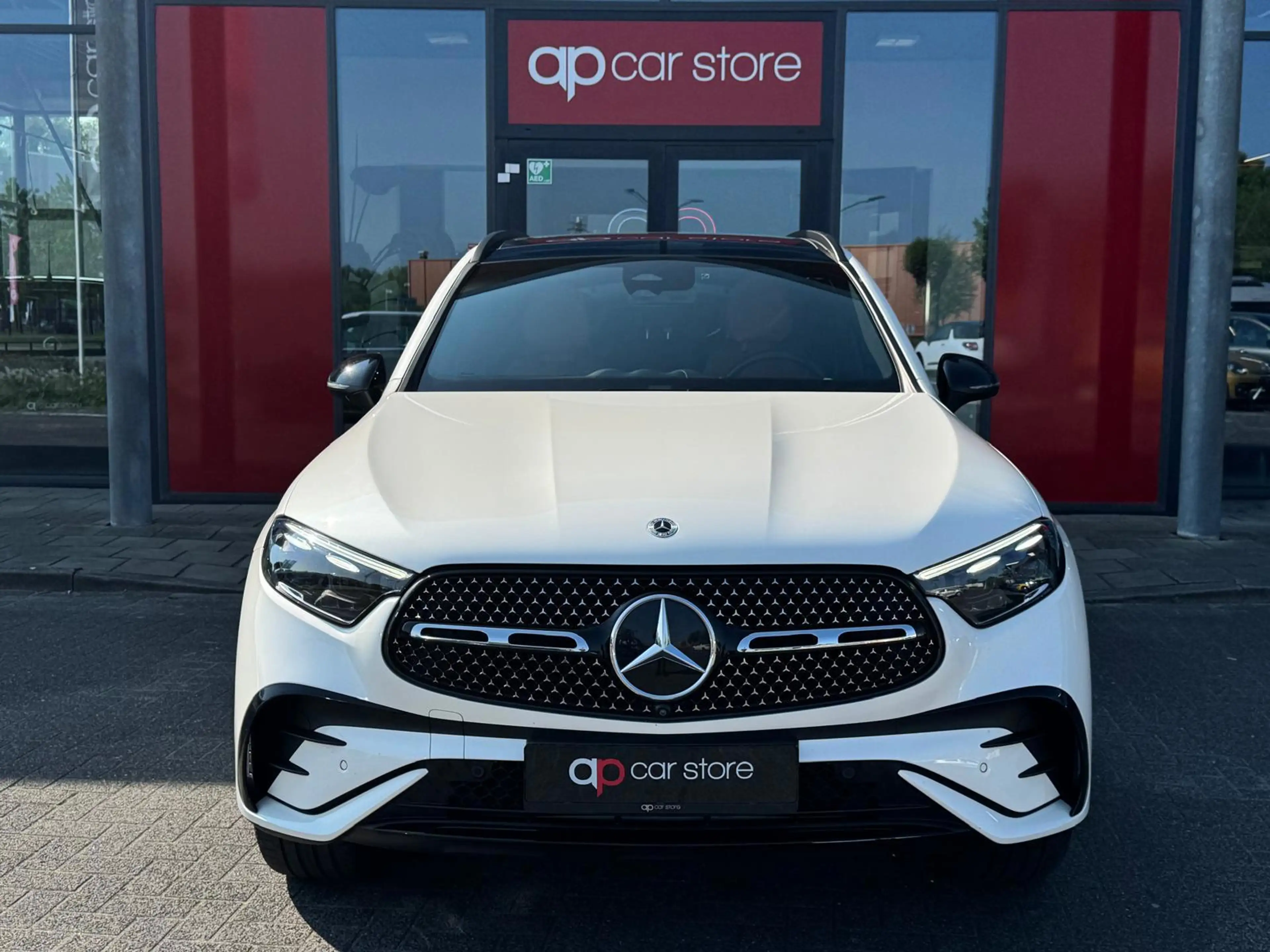 Mercedes-Benz GLC 400 400e 4MATIC AMG Line /Pano Full spec — photo 3