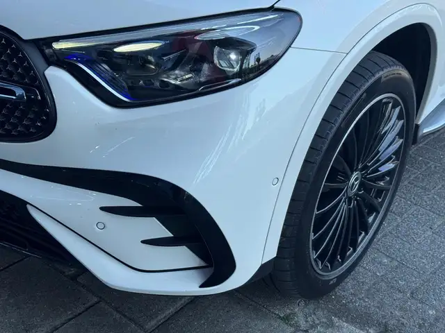 Mercedes-Benz GLC view 5