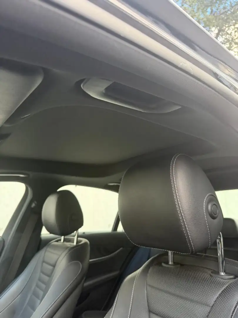 Mercedes-Benz E 300 de 4Matic Negro - 2