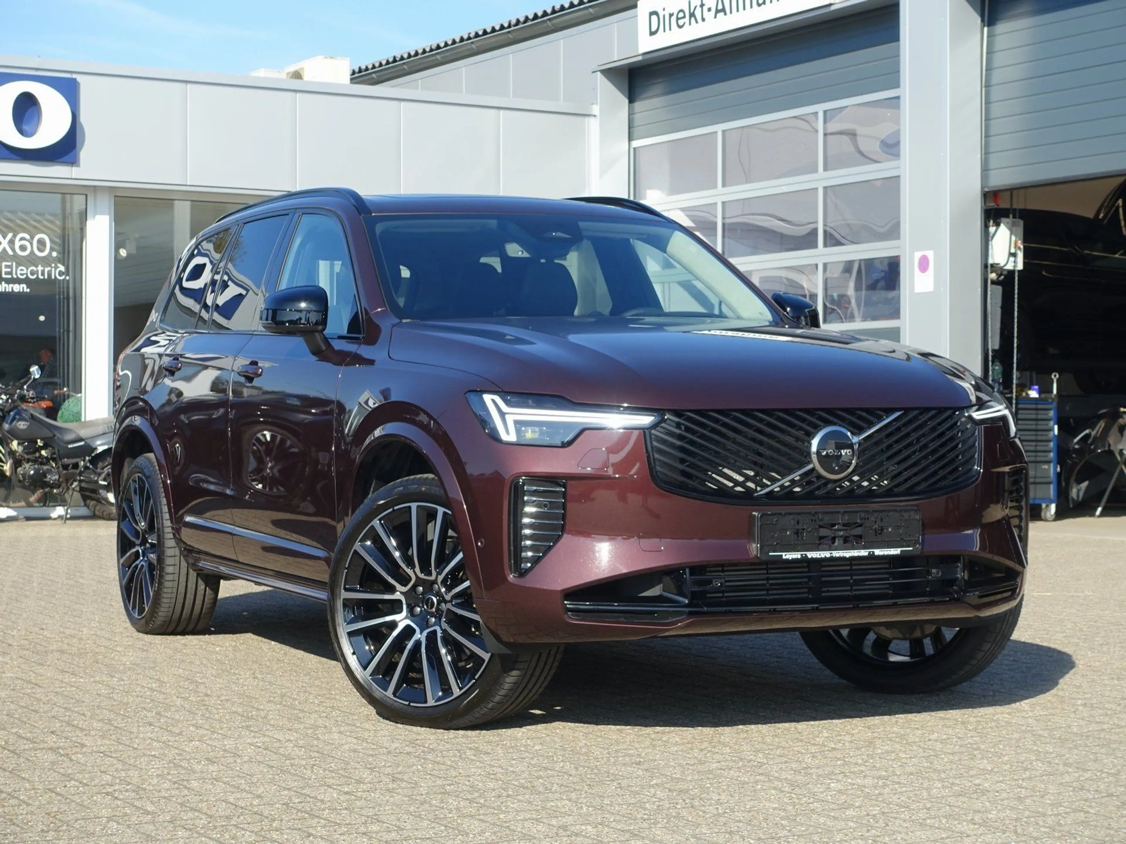Volvo XC90 Ultra Dark T8 AWD Plug-in /B&W/Pano/FourC — photo 3