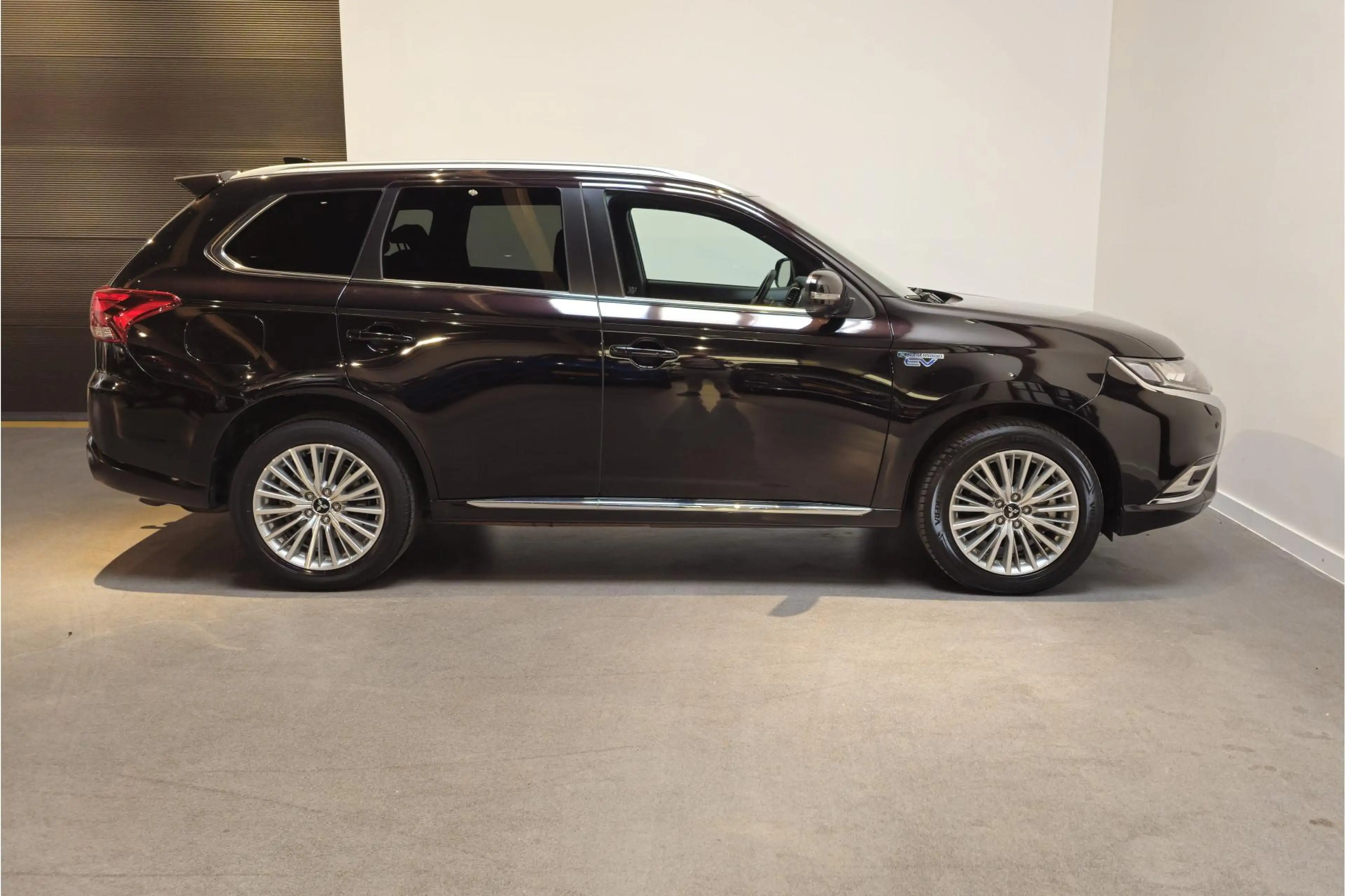 Mitsubishi Outlander 2.4 PHEV Instyle - Stoel/Stuurverwarming - Trekhaa — photo 4