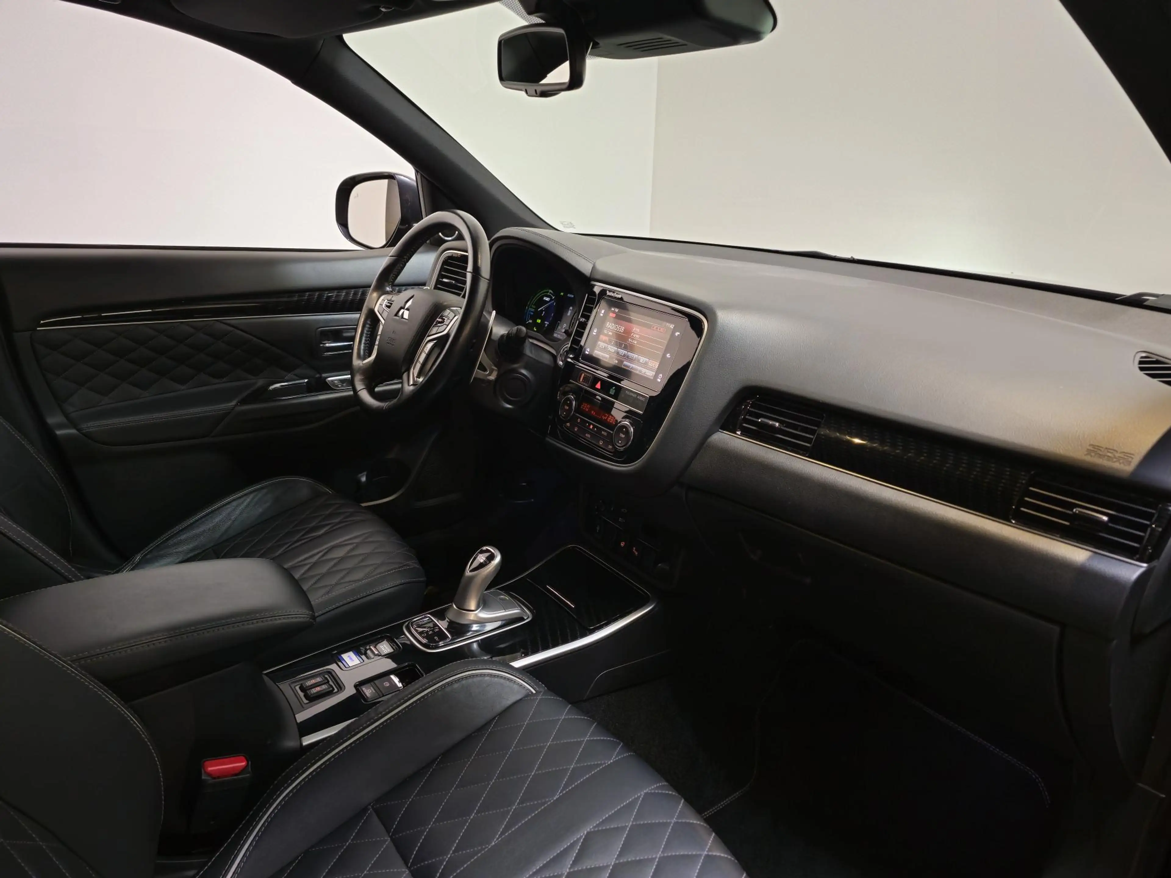Mitsubishi Outlander 2.4 PHEV Instyle - Stoel/Stuurverwarming - Trekhaa — photo 14