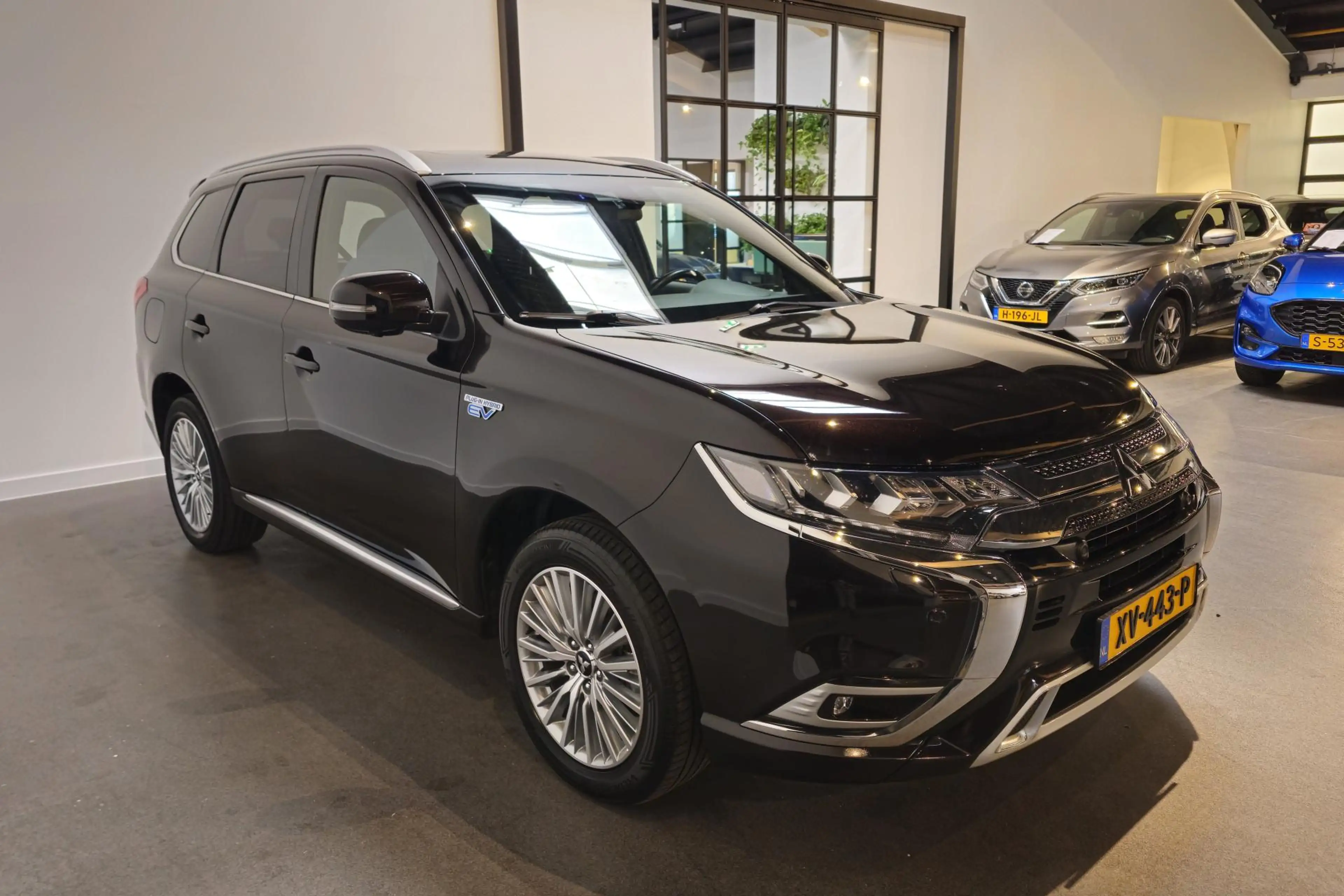 Mitsubishi Outlander 2.4 PHEV Instyle - Stoel/Stuurverwarming - Trekhaa — photo 2