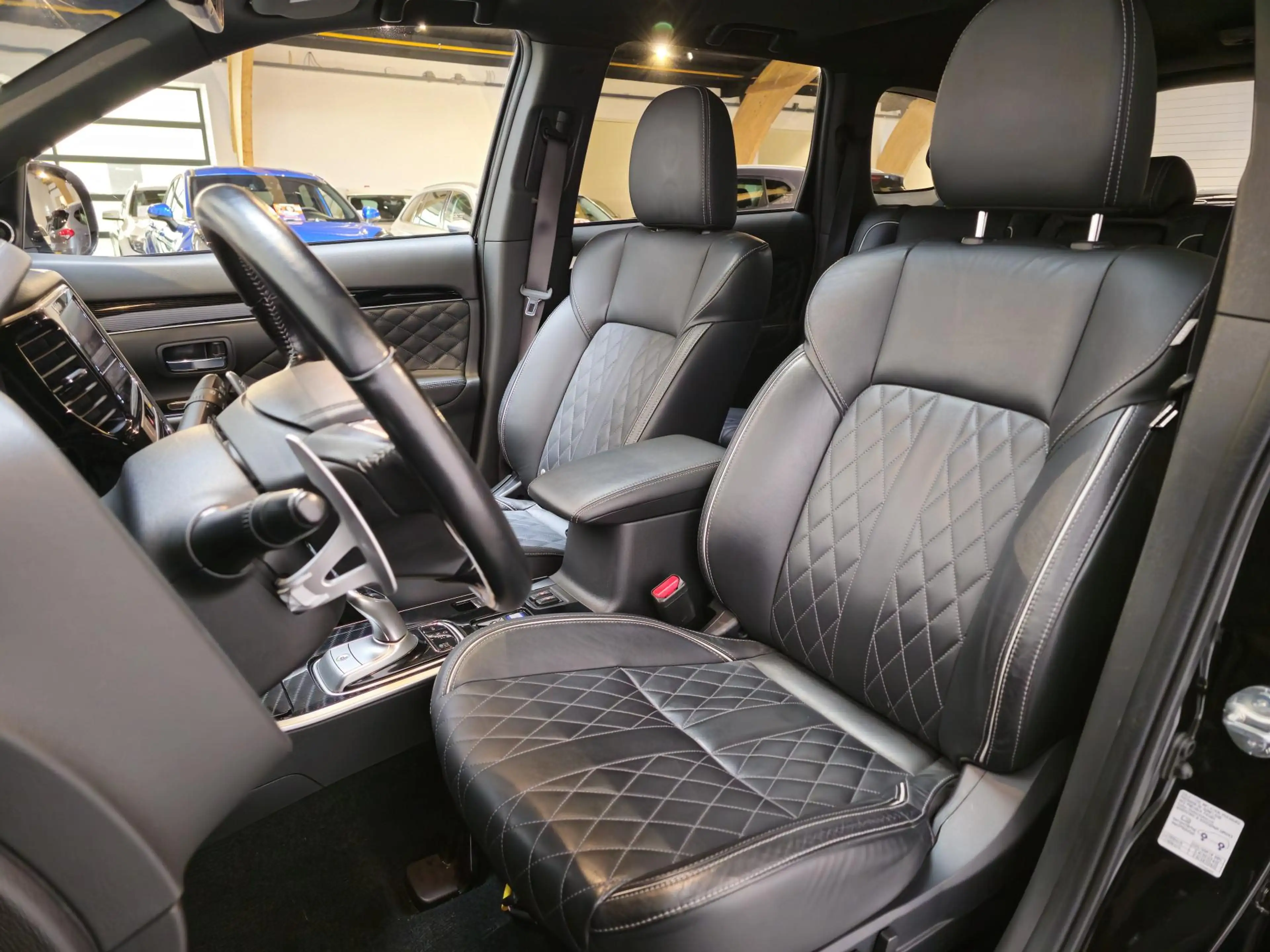 Mitsubishi Outlander 2.4 PHEV Instyle - Stoel/Stuurverwarming - Trekhaa — photo 15