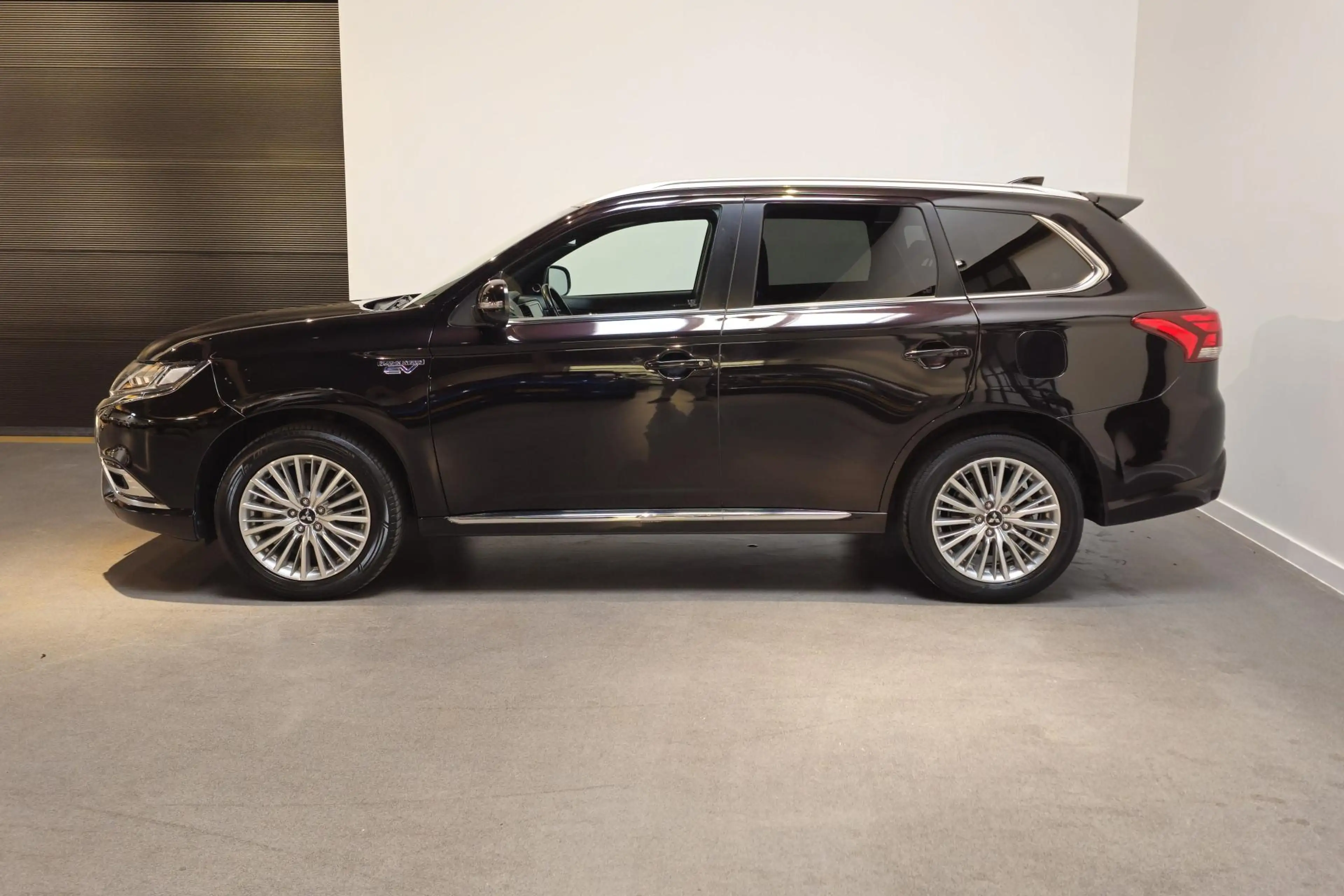 Mitsubishi Outlander 2.4 PHEV Instyle - Stoel/Stuurverwarming - Trekhaa — photo 3