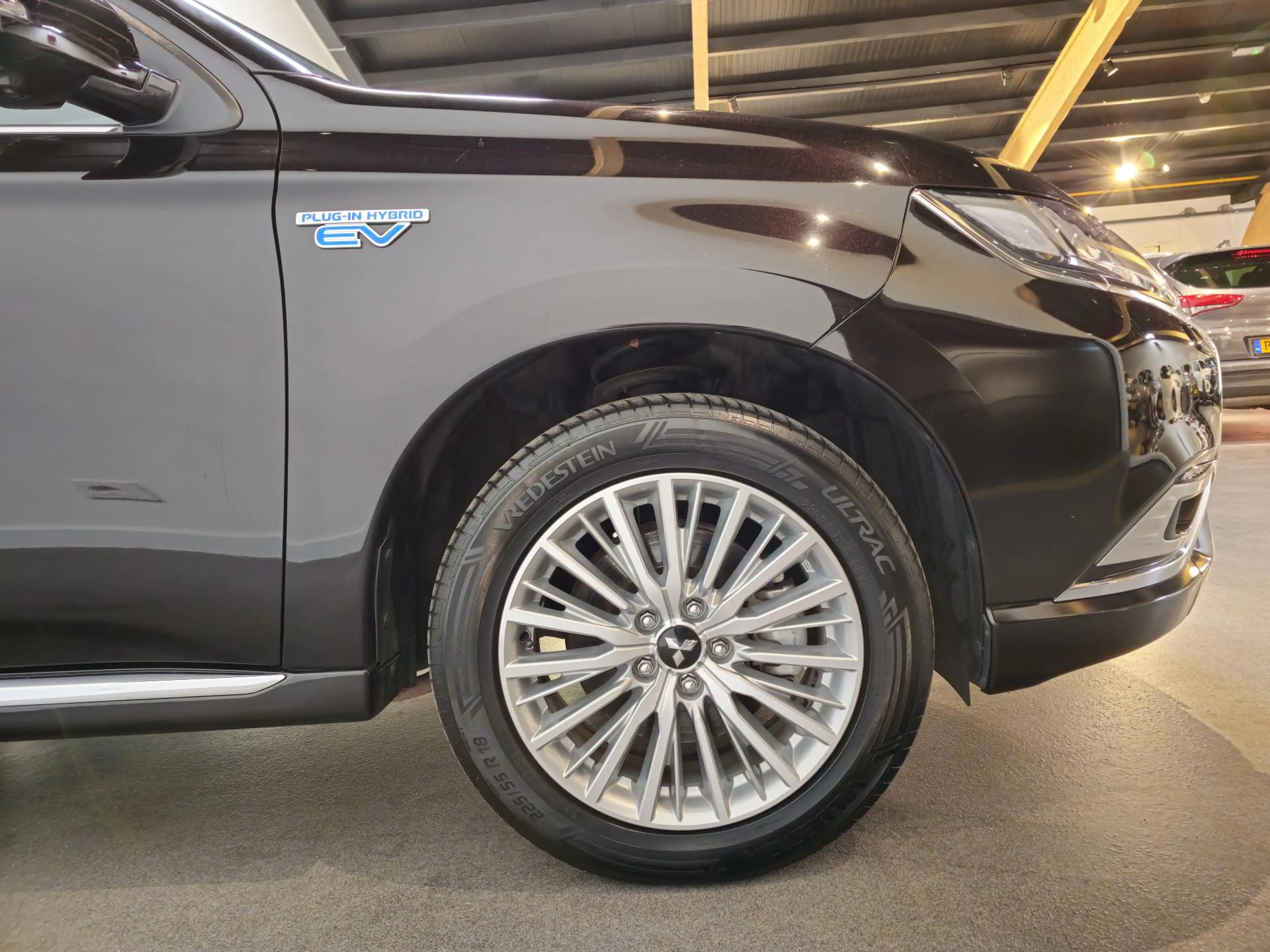 Mitsubishi Outlander 2.4 PHEV Instyle - Stoel/Stuurverwarming - Trekhaa — photo 9